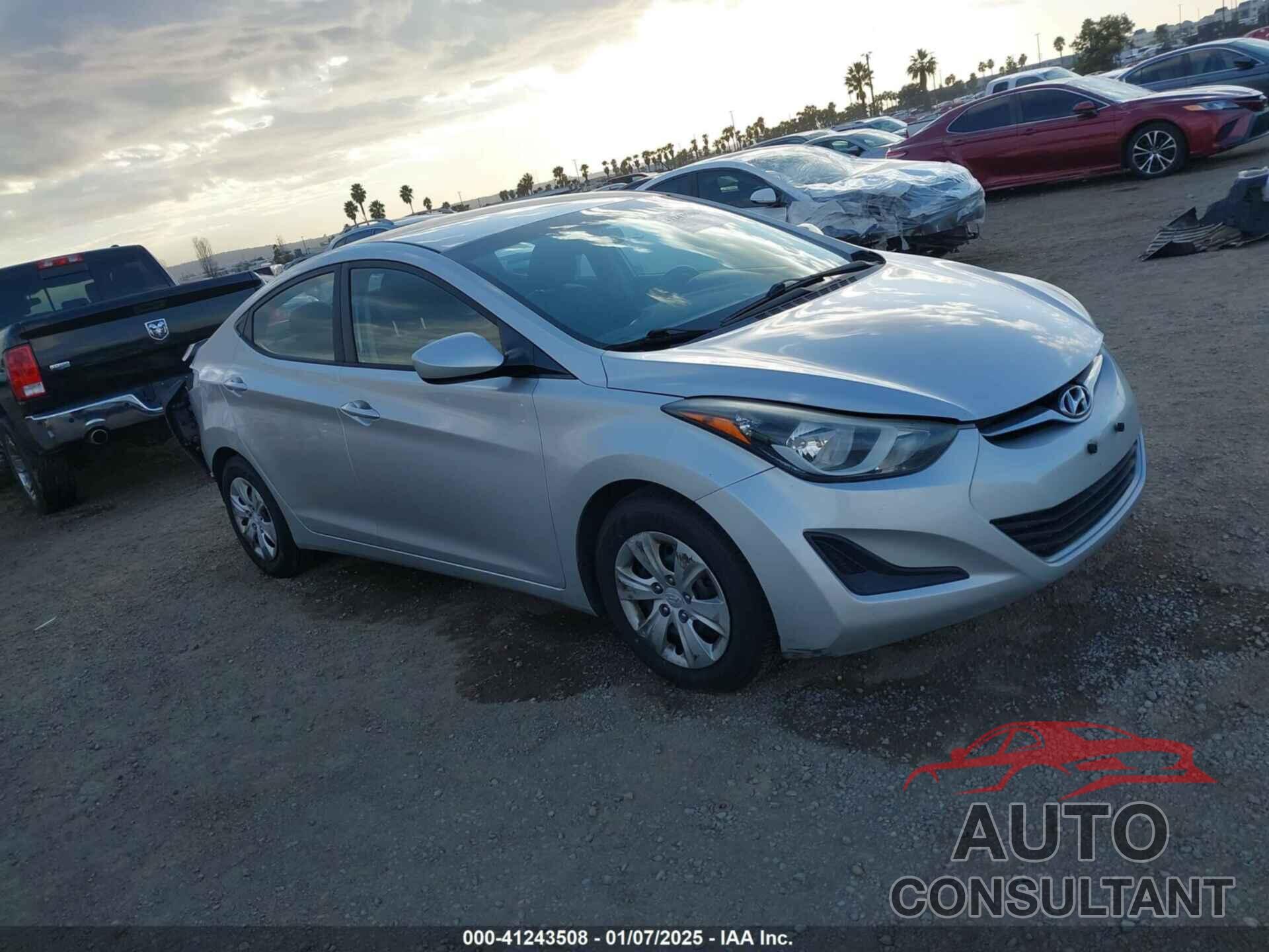 HYUNDAI ELANTRA 2016 - 5NPDH4AE3GH755295