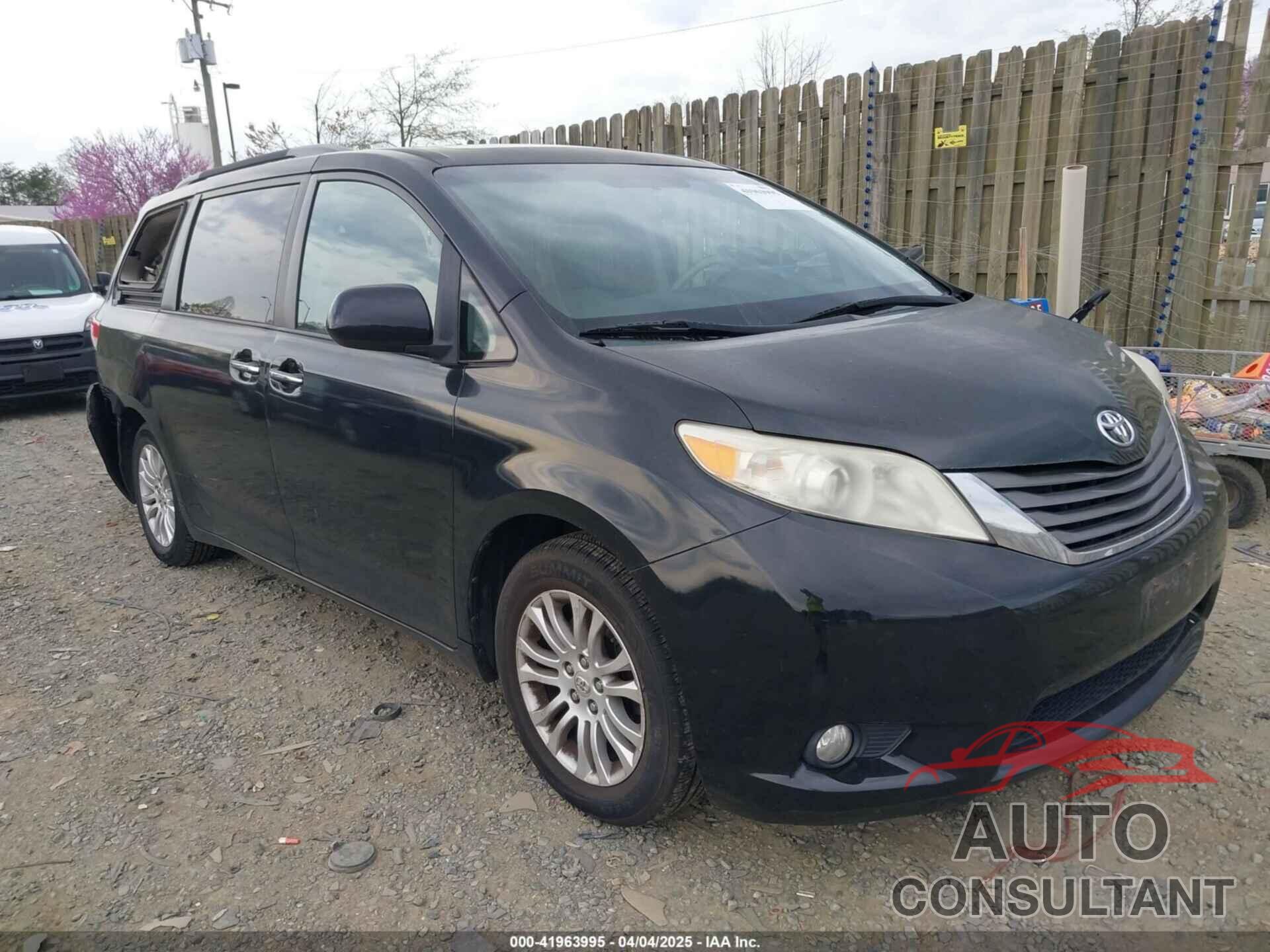 TOYOTA SIENNA 2011 - 5TDYK3DC4BS053495