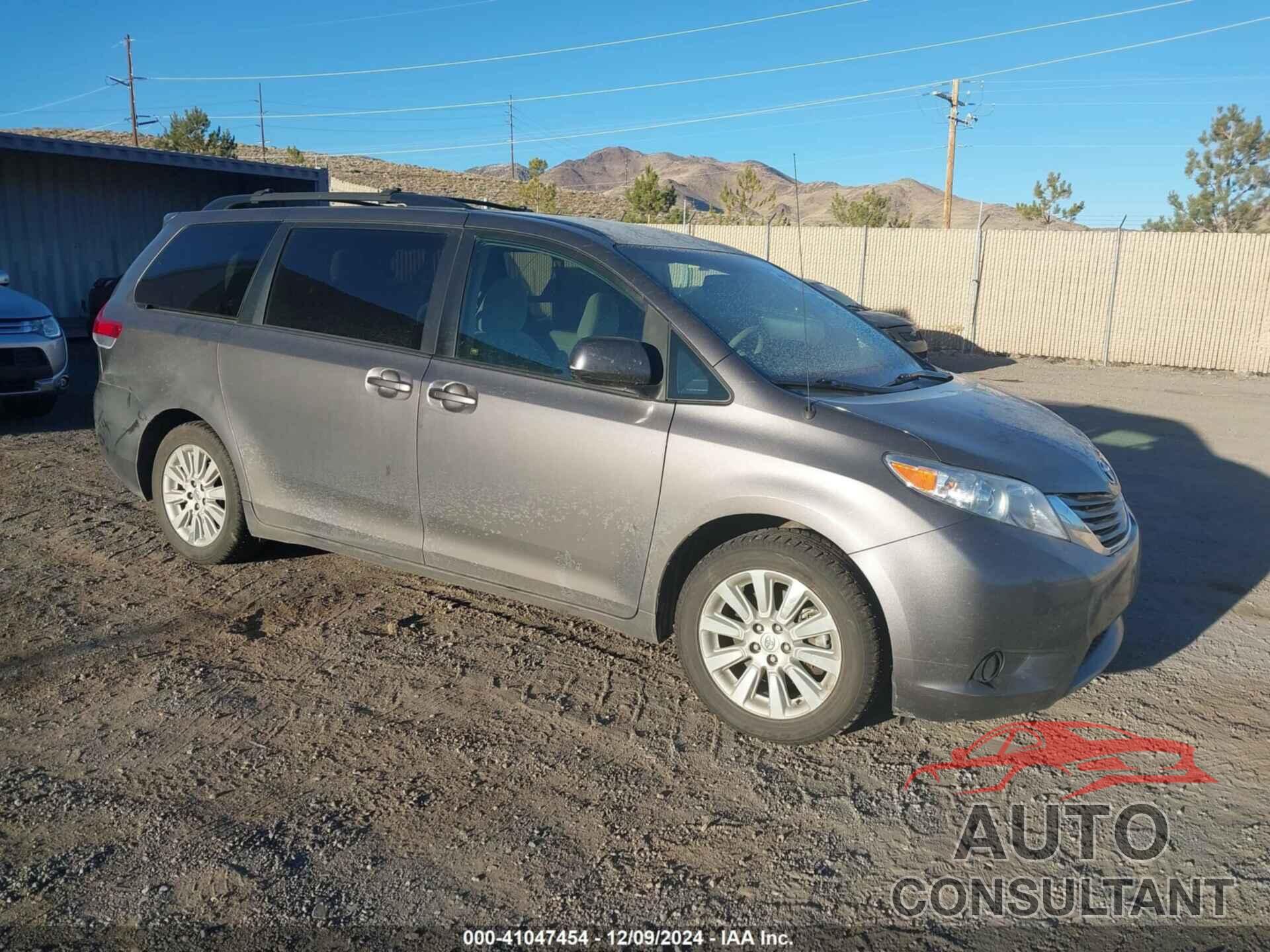 TOYOTA SIENNA 2014 - 5TDJK3DC8ES088434