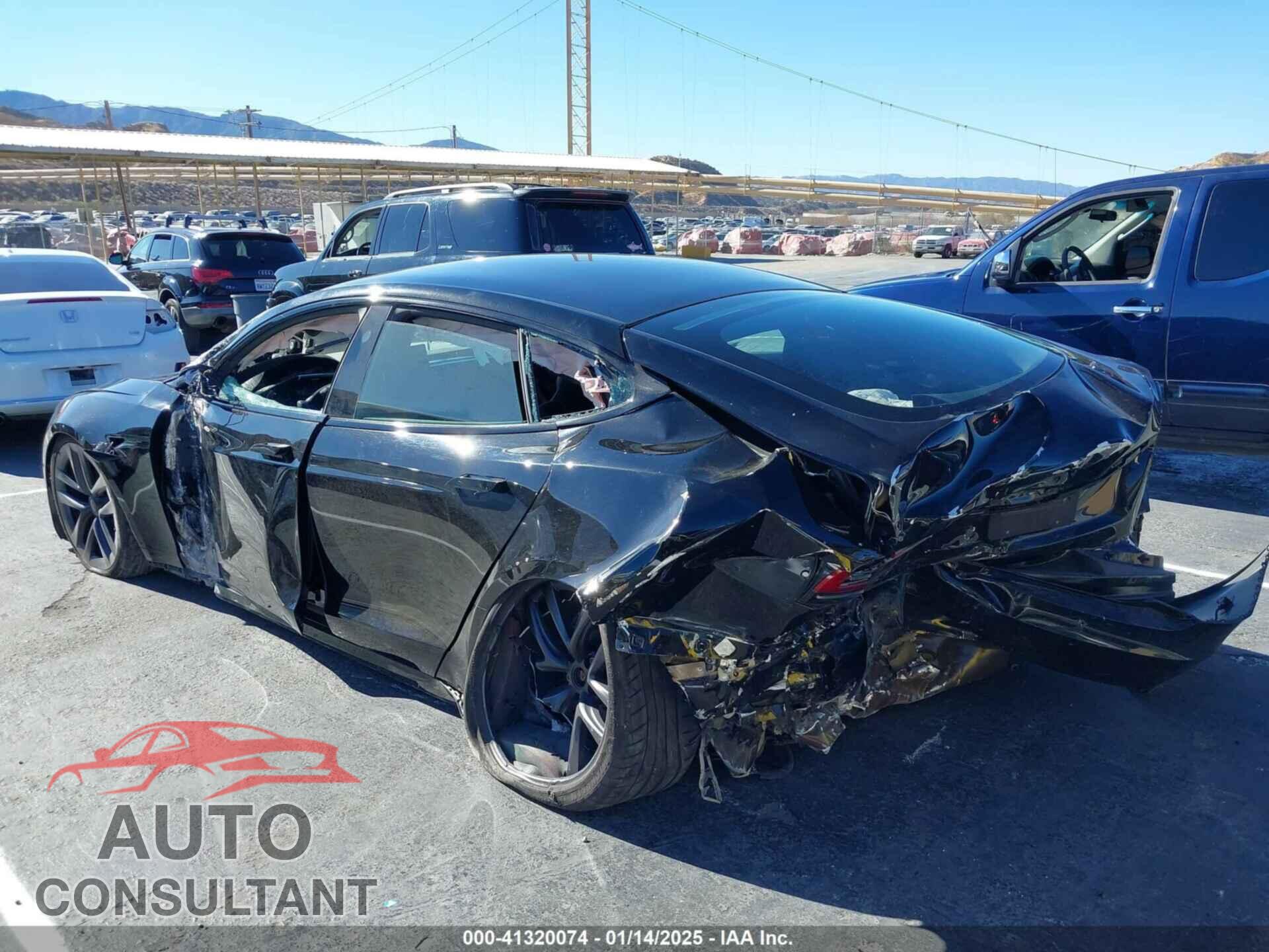 TESLA MODEL S 2022 - 5YJSA1E52NF476906