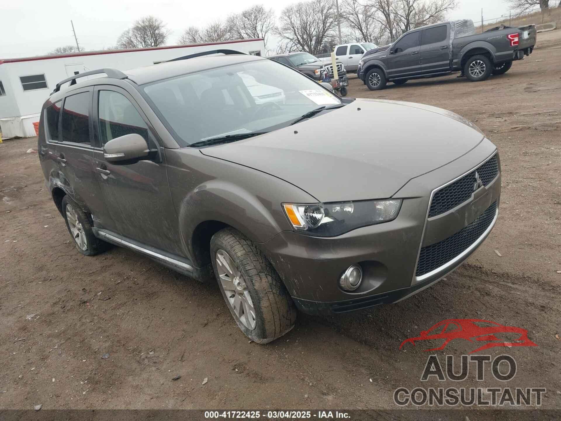 MITSUBISHI OUTLANDER 2013 - JA4JT3AW2DU013681