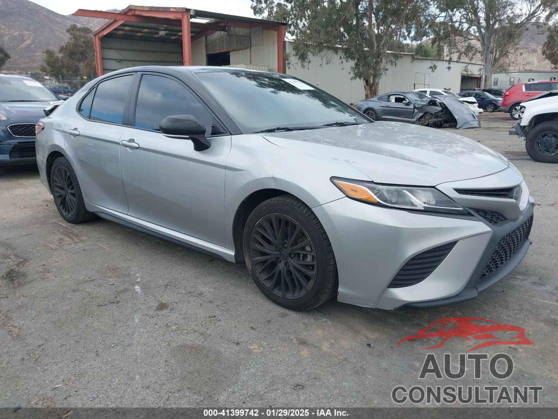 TOYOTA CAMRY 2018 - 4T1B11HK5JU619927