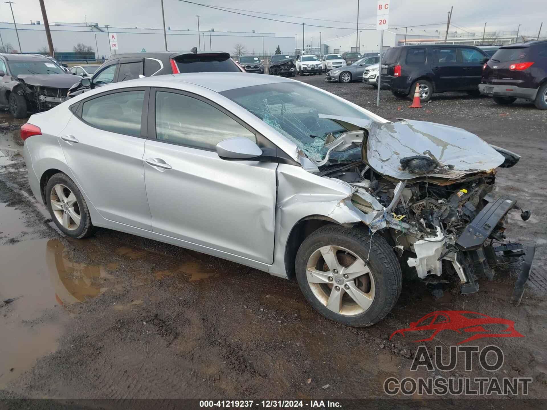 HYUNDAI ELANTRA 2013 - KMHDH4AE1DU983521