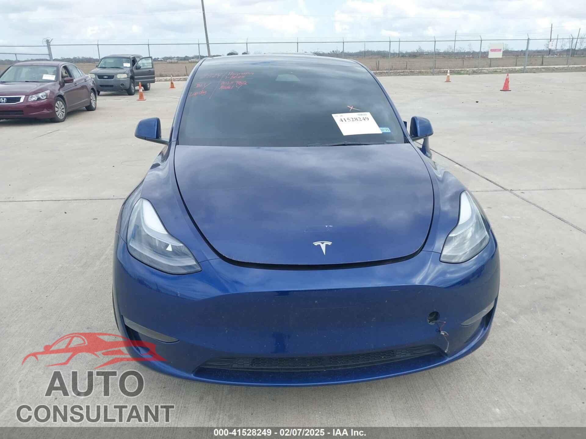 TESLA MODEL Y 2023 - 7SAYGDEF0PF697106