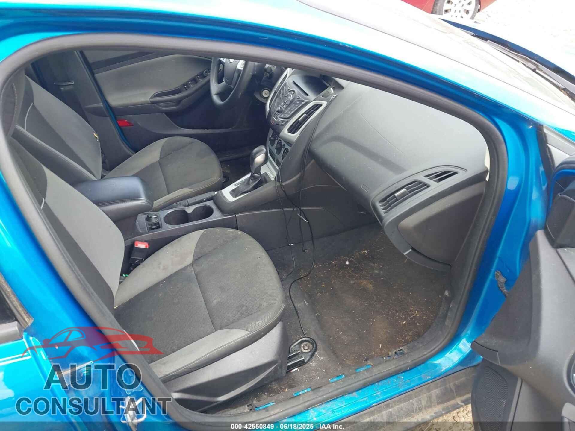 FORD FOCUS 2014 - 1FADP3F28EL438025