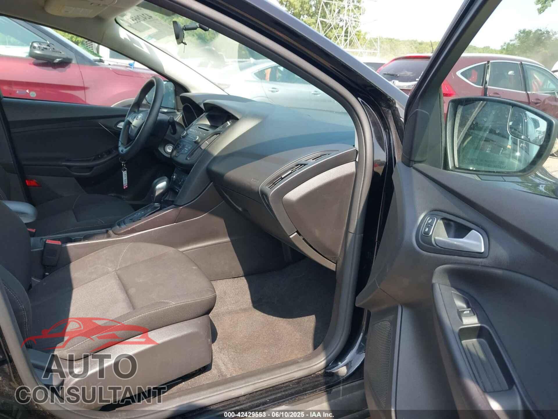 FORD FOCUS 2017 - 1FADP3F23HL231305