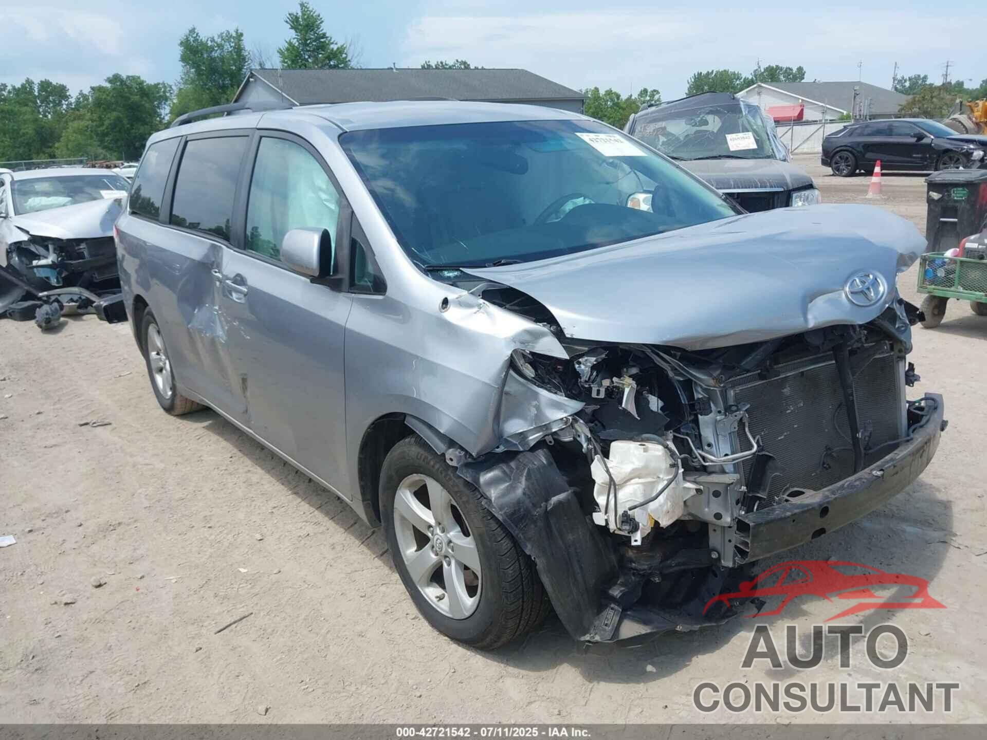 TOYOTA SIENNA 2011 - 5TDKK3DCXBS156328