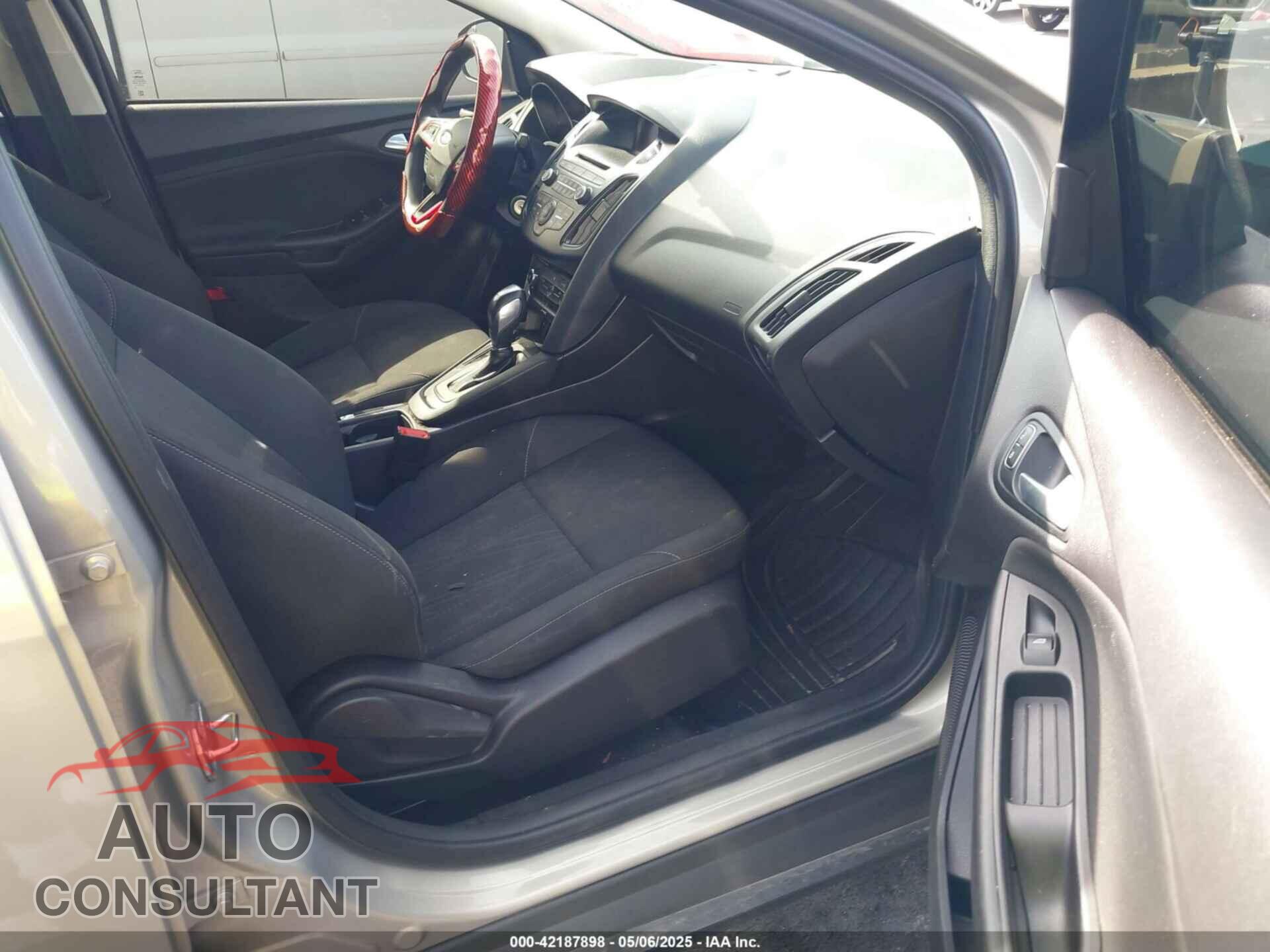 FORD FOCUS 2015 - 1FADP3F29FL206003