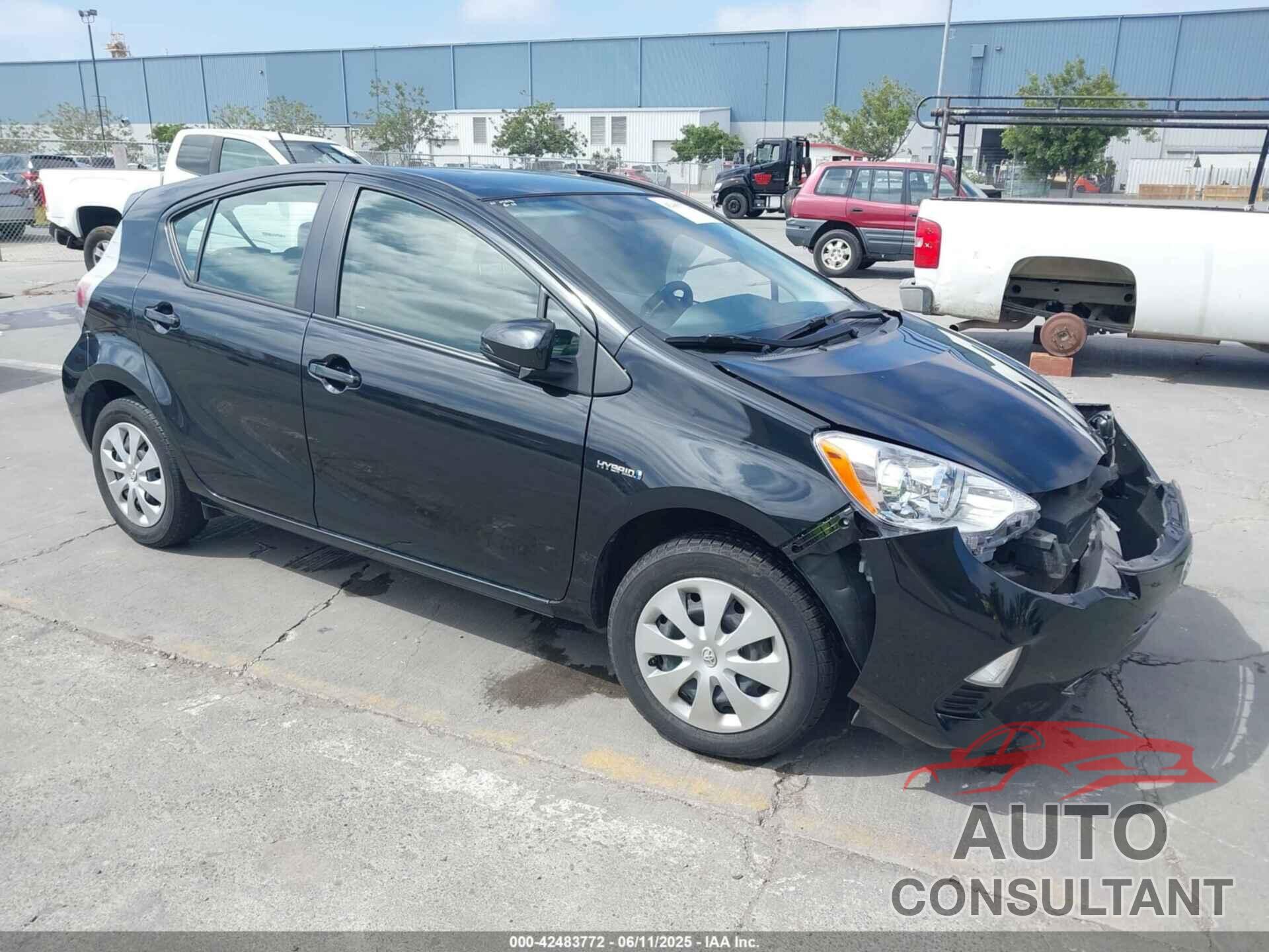 TOYOTA PRIUS C 2014 - JTDKDTB33E1569335