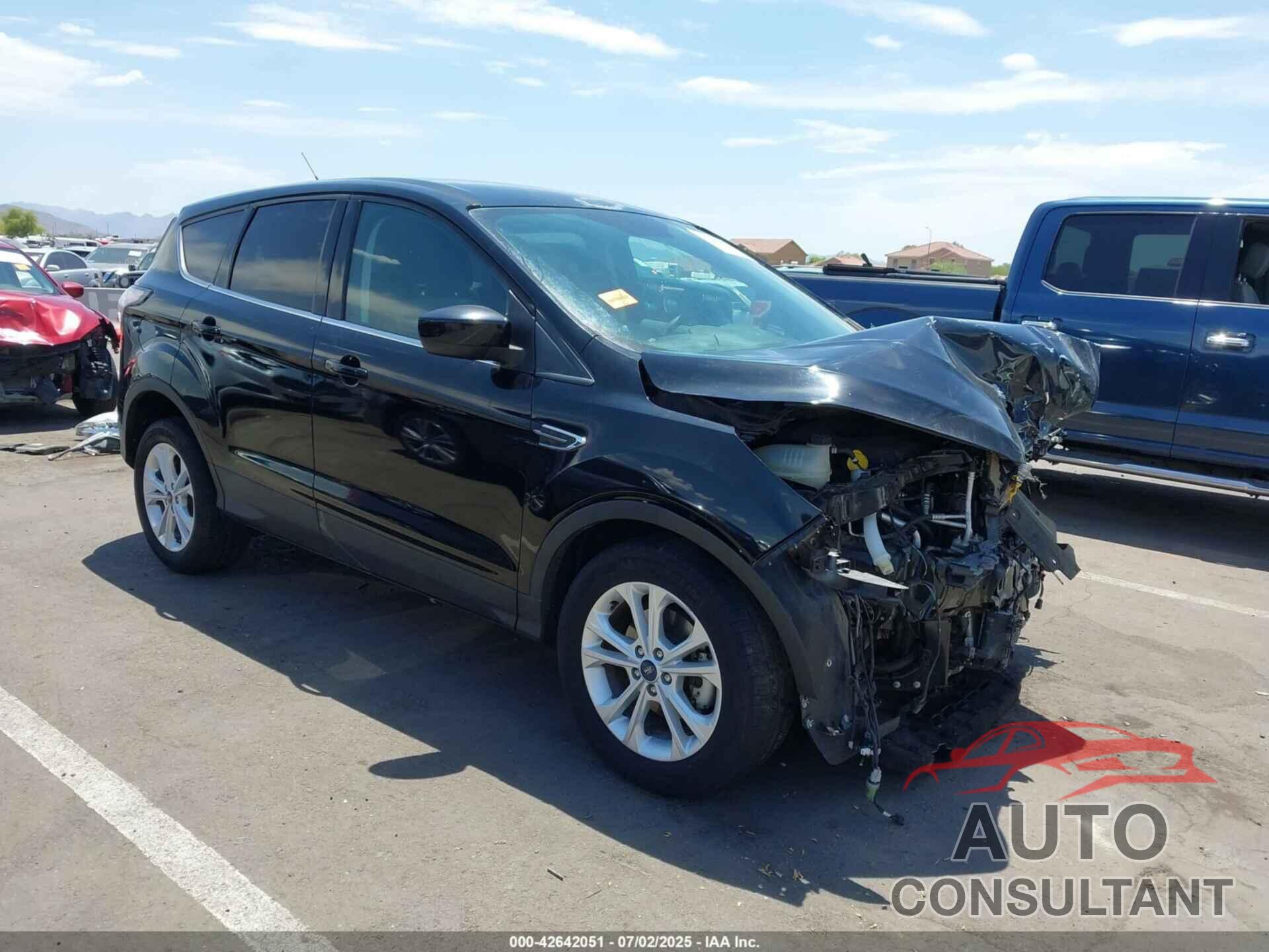 FORD ESCAPE 2017 - 1FMCU0GDXHUF08566