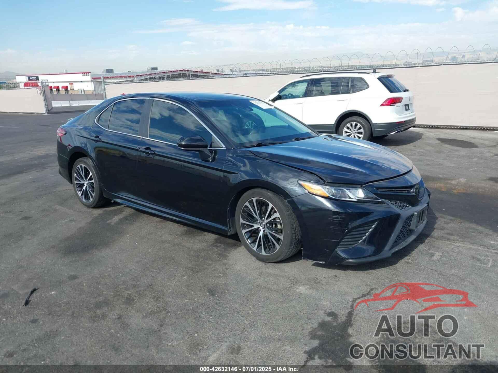 TOYOTA CAMRY 2018 - 4T1B11HK5JU091791