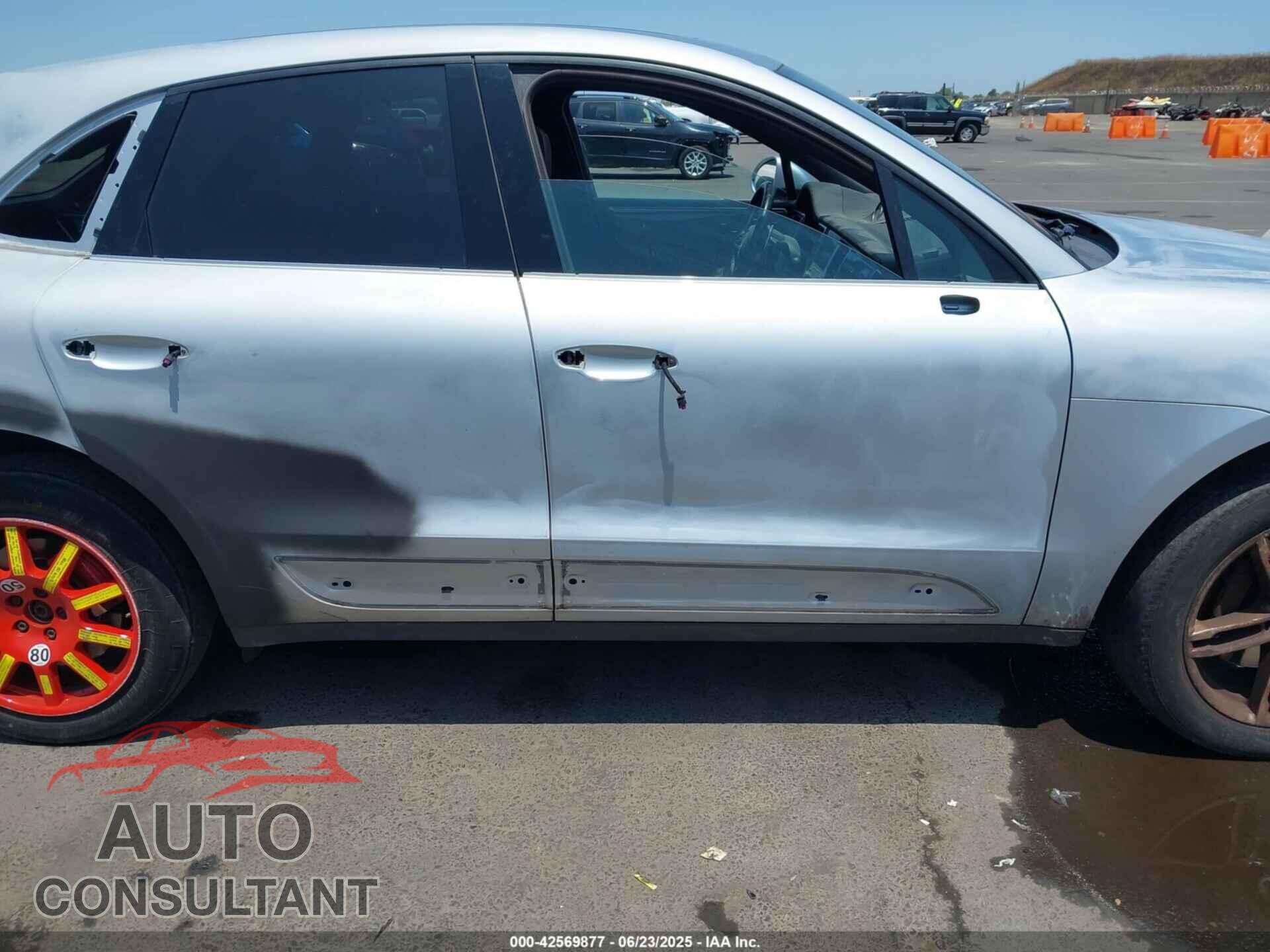 PORSCHE MACAN 2017 - WP1AA2A53HLB03820