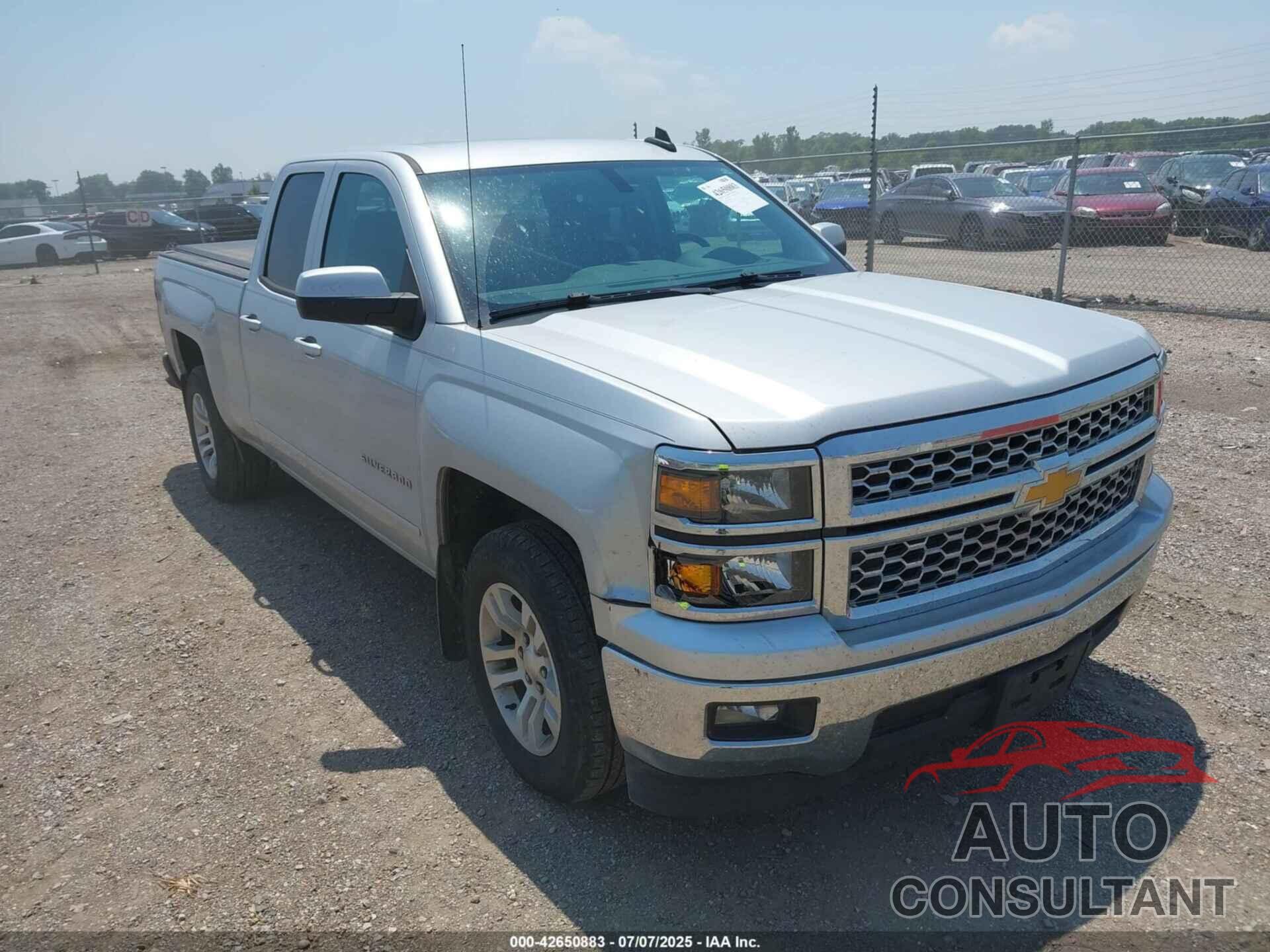 CHEVROLET SILVERADO 1500 2015 - 1GCRCREC9FZ163790