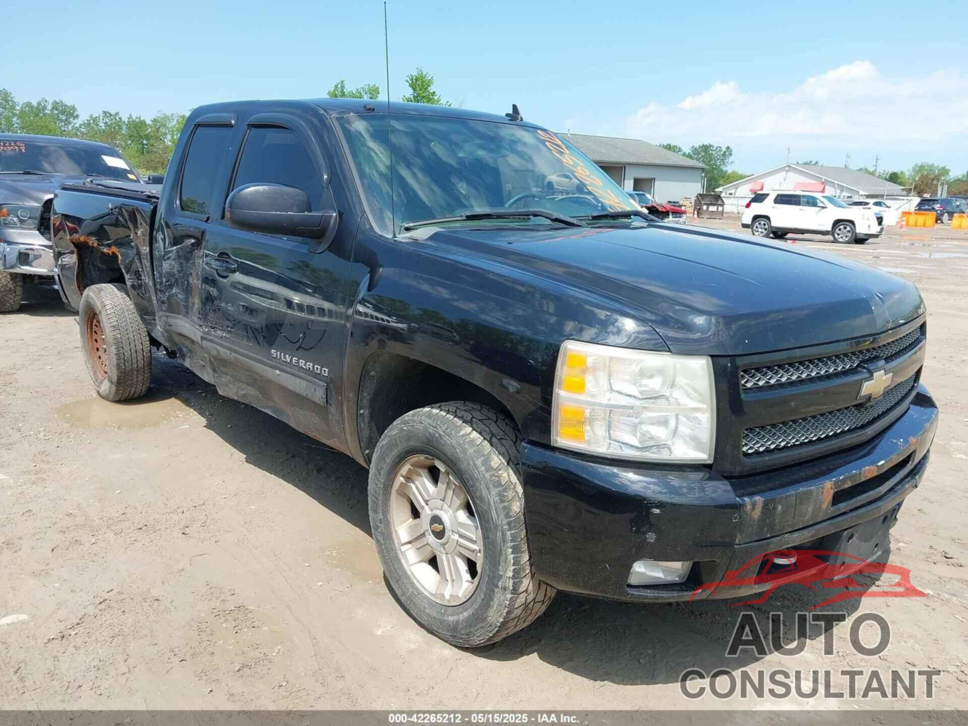 CHEVROLET SILVERADO 1500 2011 - 1GCRKSE30BZ146980