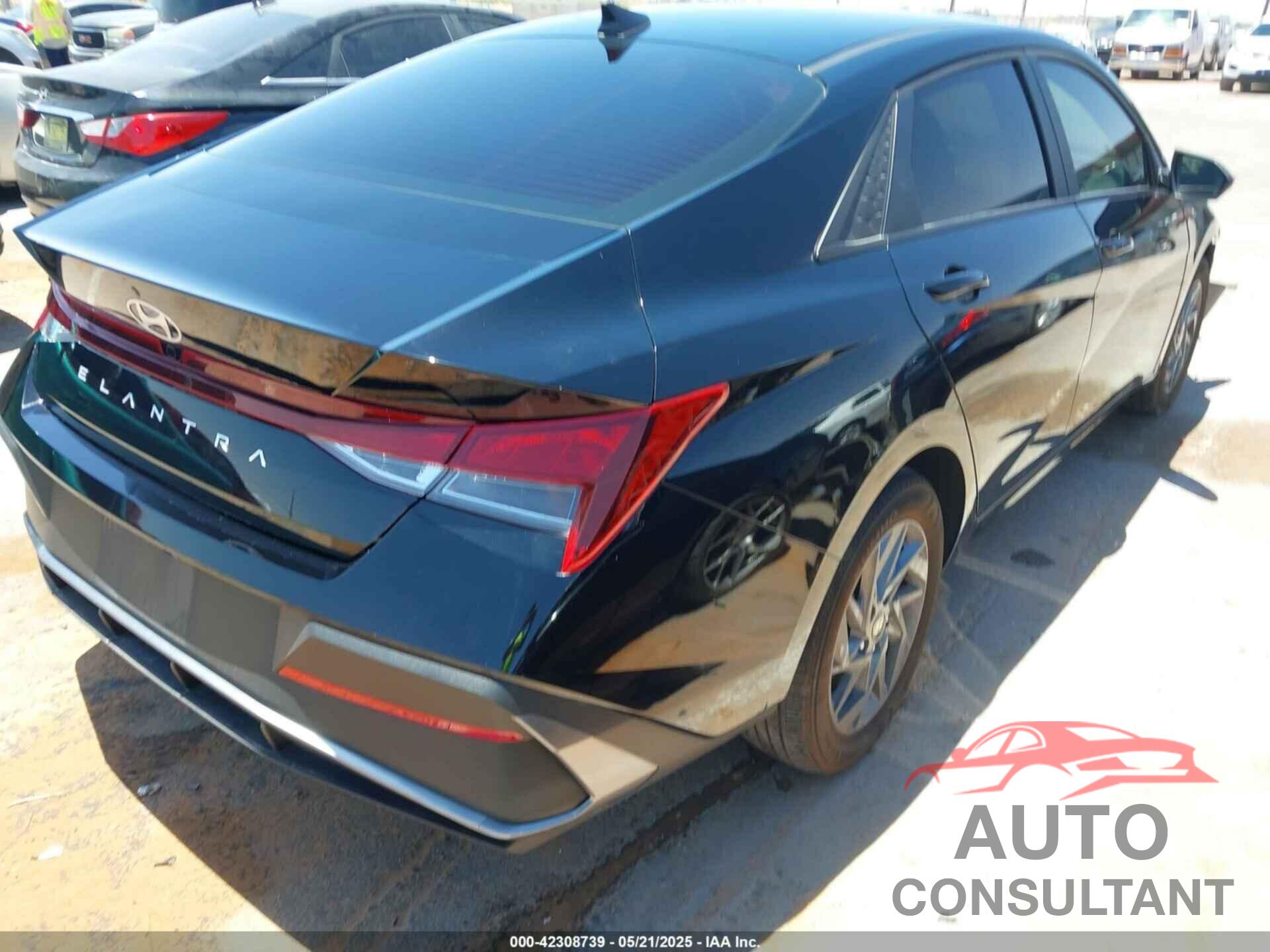 HYUNDAI ELANTRA 2024 - KMHLM4DG8RU682661