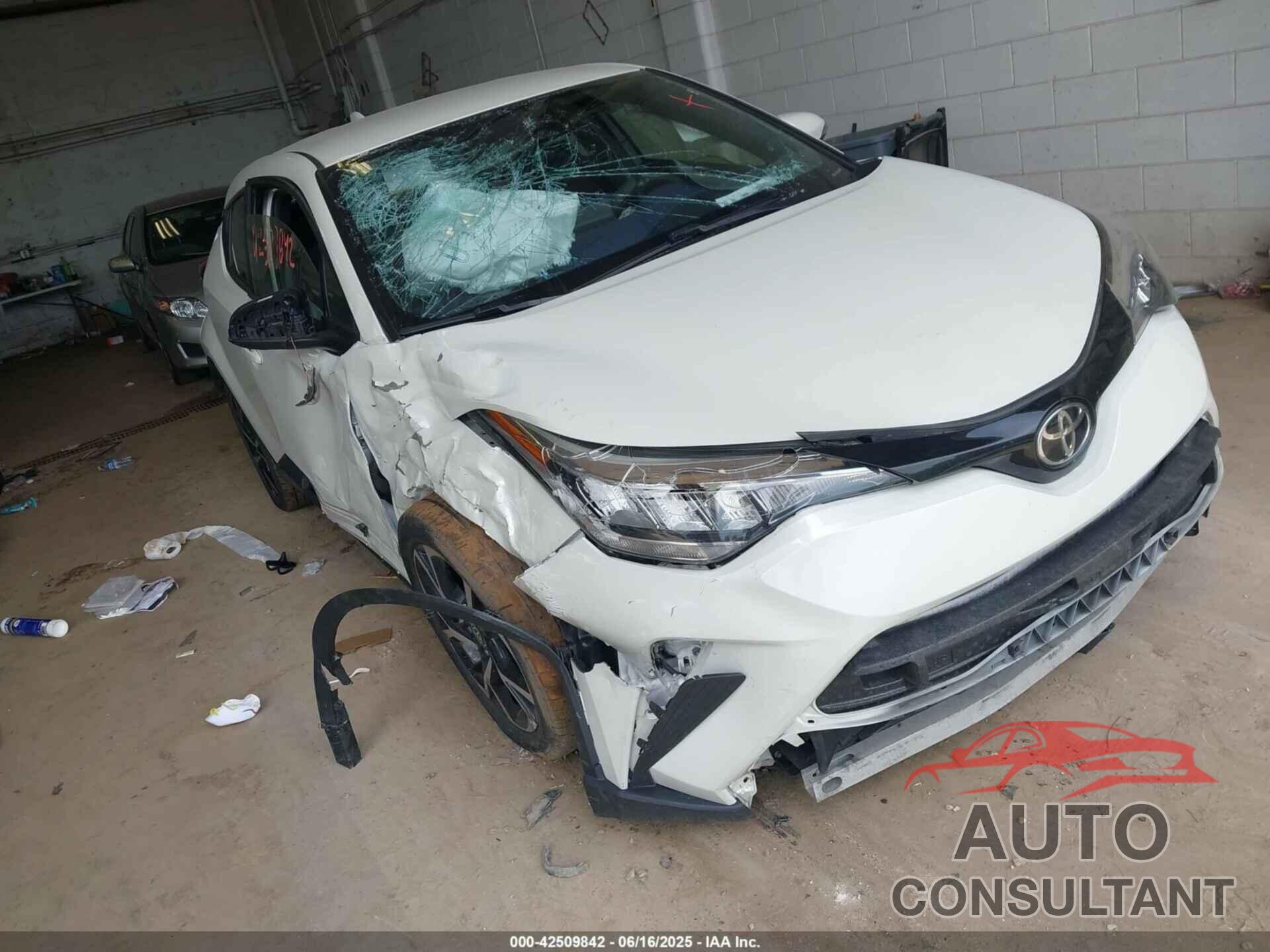TOYOTA C-HR 2021 - JTNKHMBX0M1098817