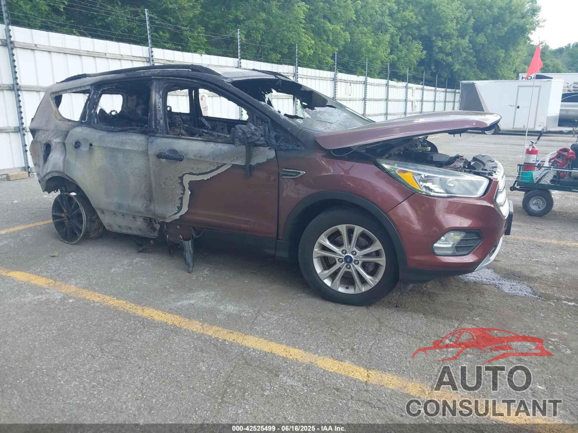 FORD ESCAPE 2018 - 1FMCU0GD3JUC46041