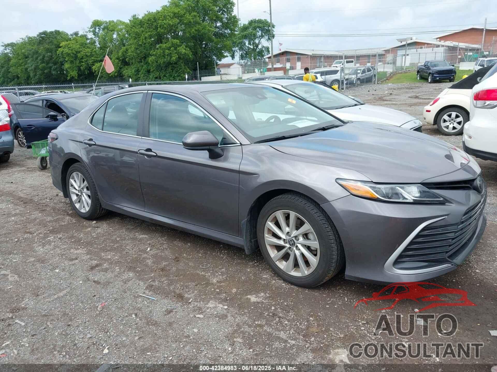 TOYOTA CAMRY 2021 - 4T1C11AK6MU420419