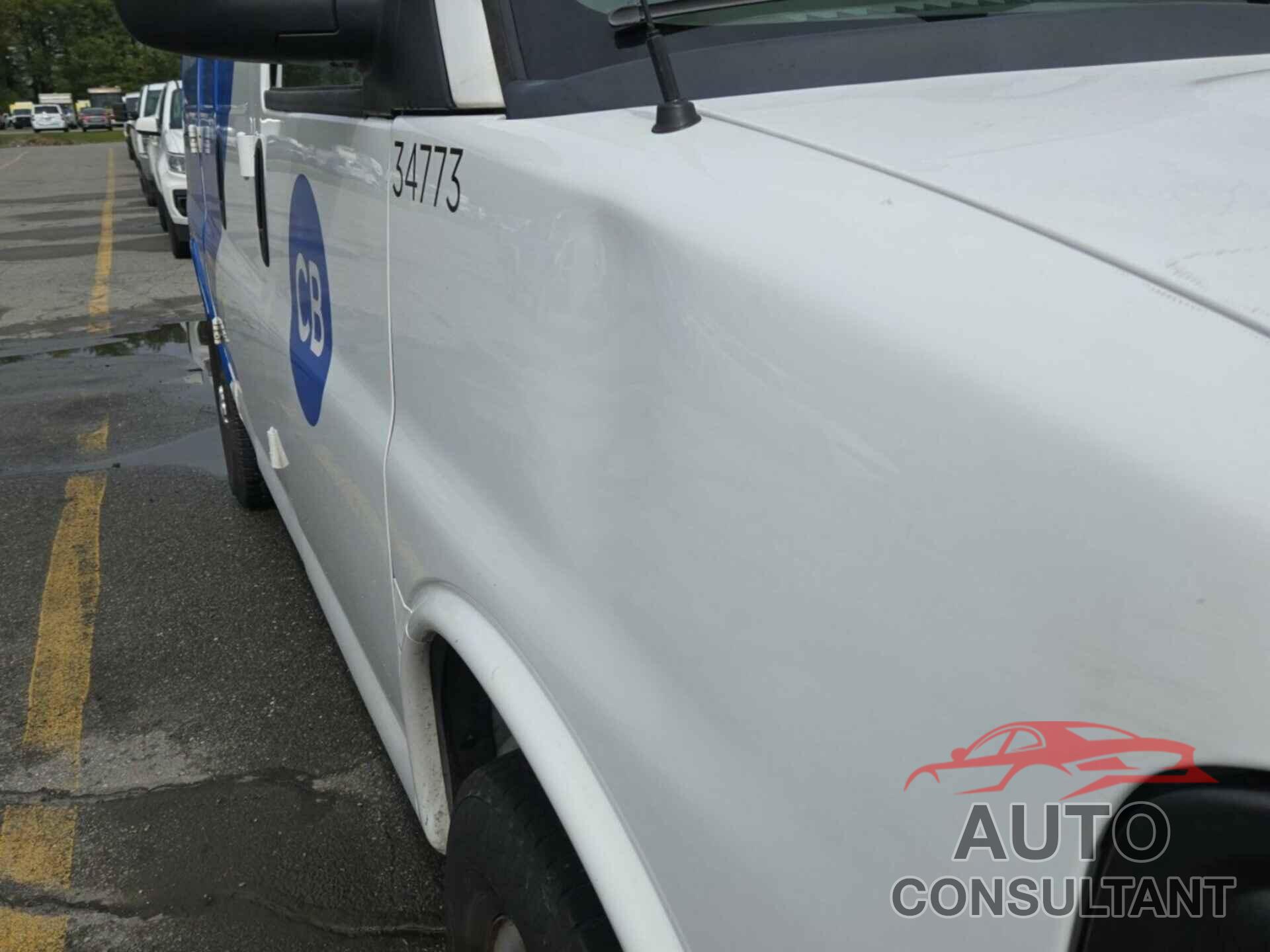 CHEVROLET EXPRESS G2500 2015 - 1GCWGFCF3F1168503