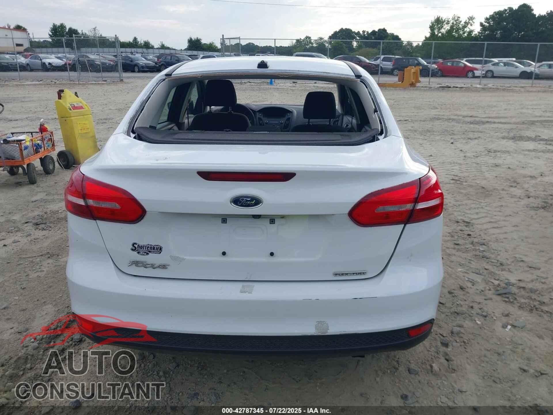 FORD FOCUS 2016 - 1FADP3E27GL371115