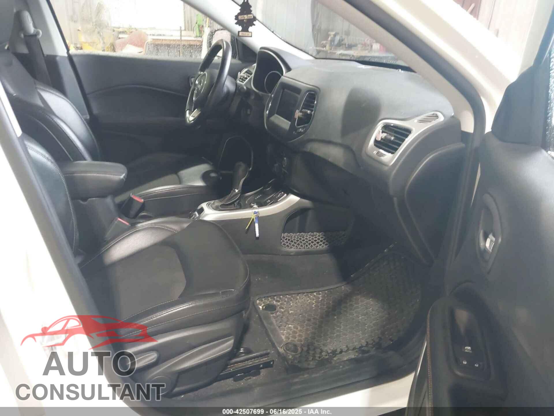 JEEP COMPASS 2020 - 3C4NJDBB6LT252156