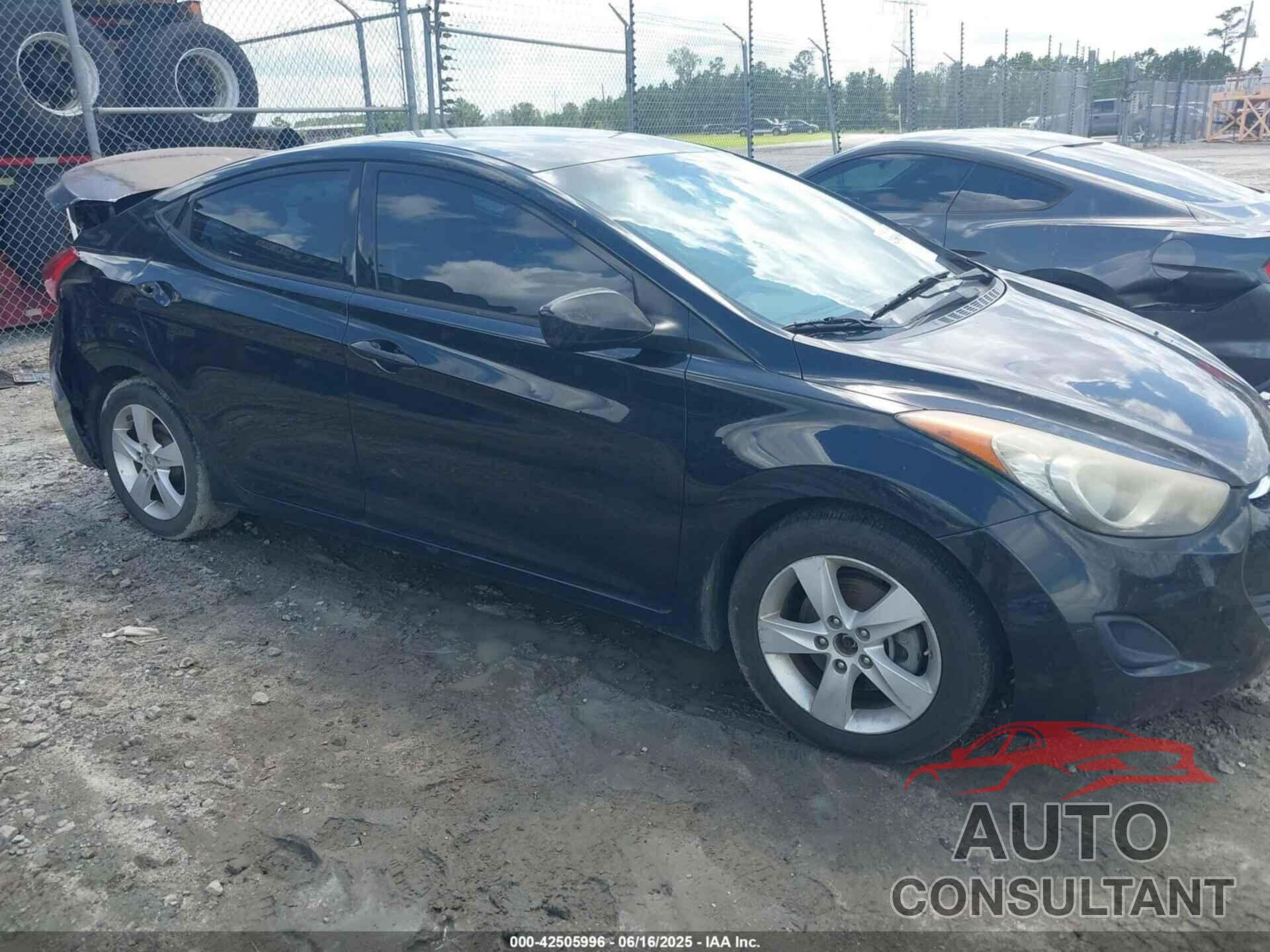 HYUNDAI ELANTRA 2013 - 5NPDH4AE6DH266014