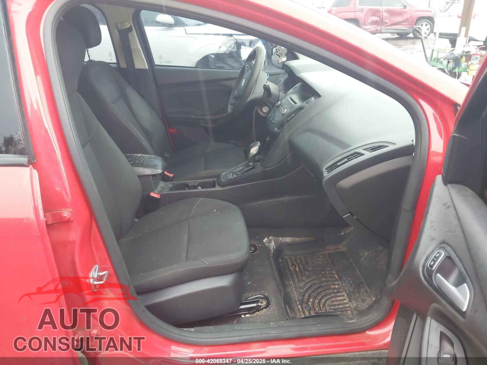 FORD FOCUS 2017 - 1FADP3F22HL227780