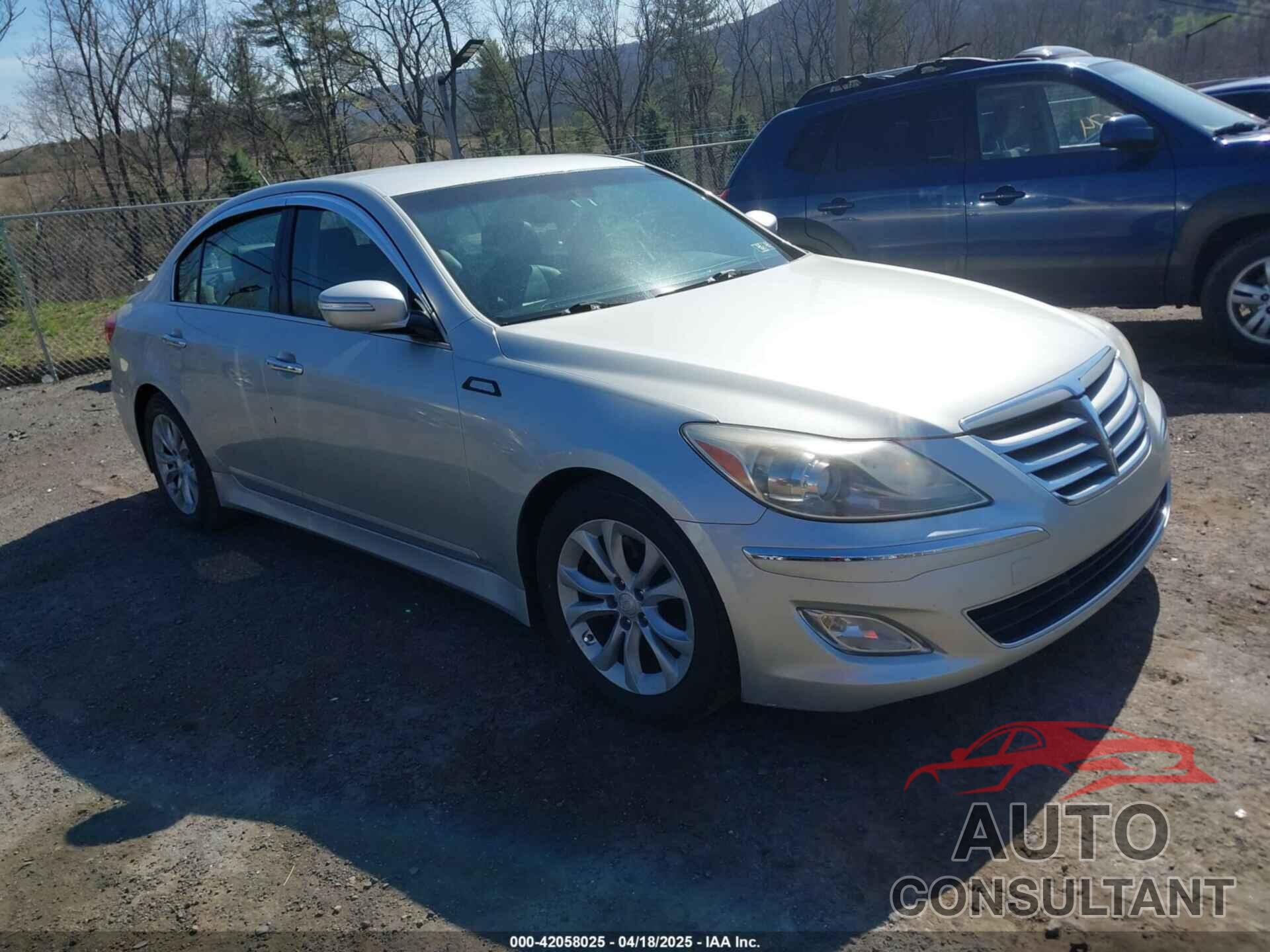 HYUNDAI GENESIS 2012 - KMHGC4DD8CU163384