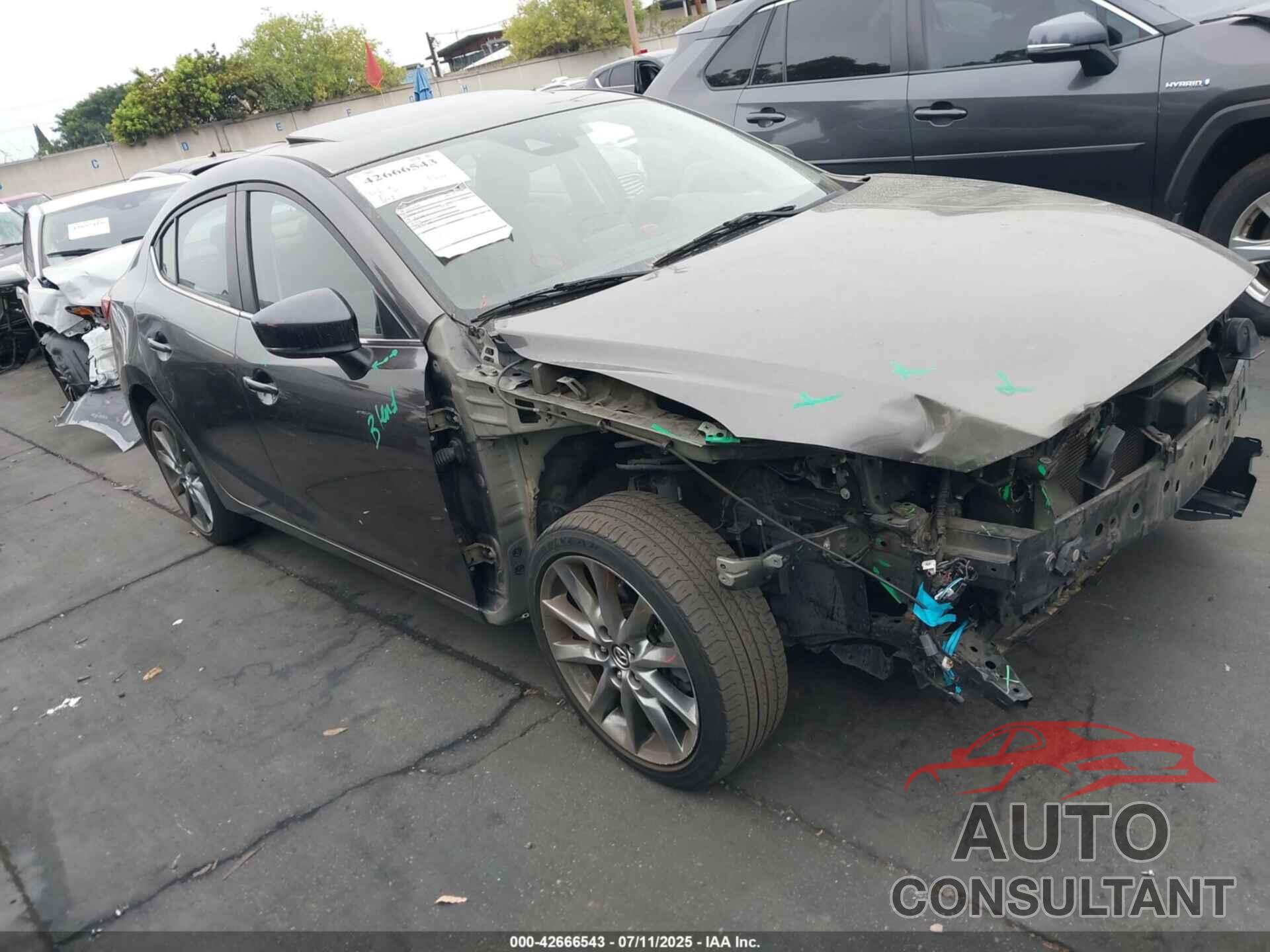 MAZDA MAZDA3 2018 - 3MZBN1V34JM260352