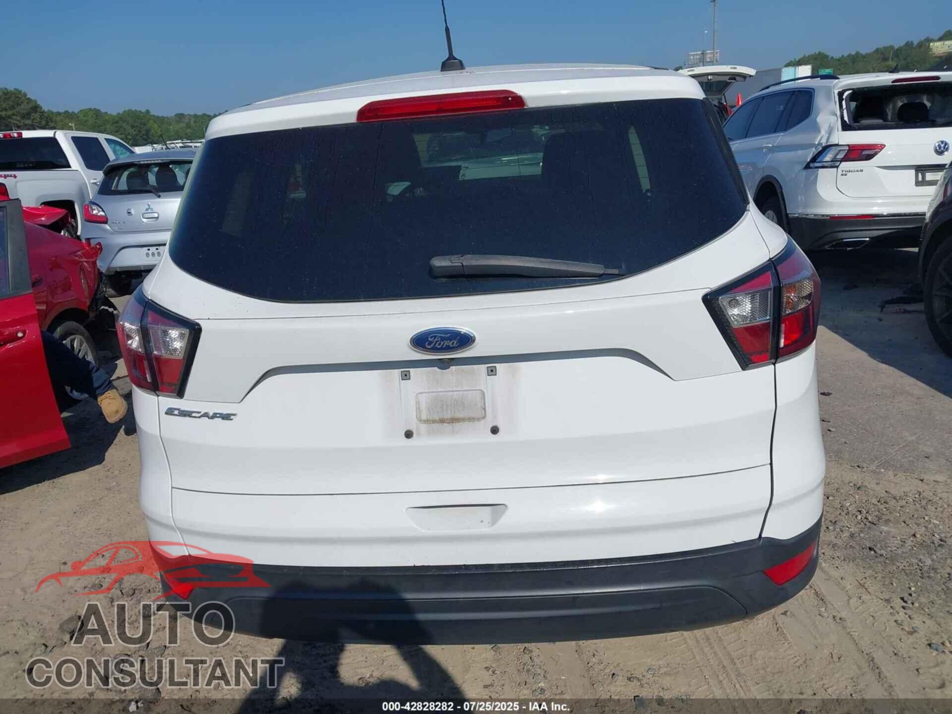 FORD ESCAPE 2017 - 1FMCU0F76HUB95706