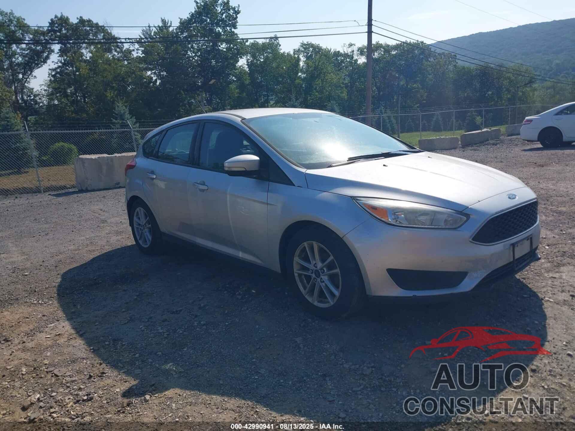 FORD FOCUS 2015 - 1FADP3K21FL243553