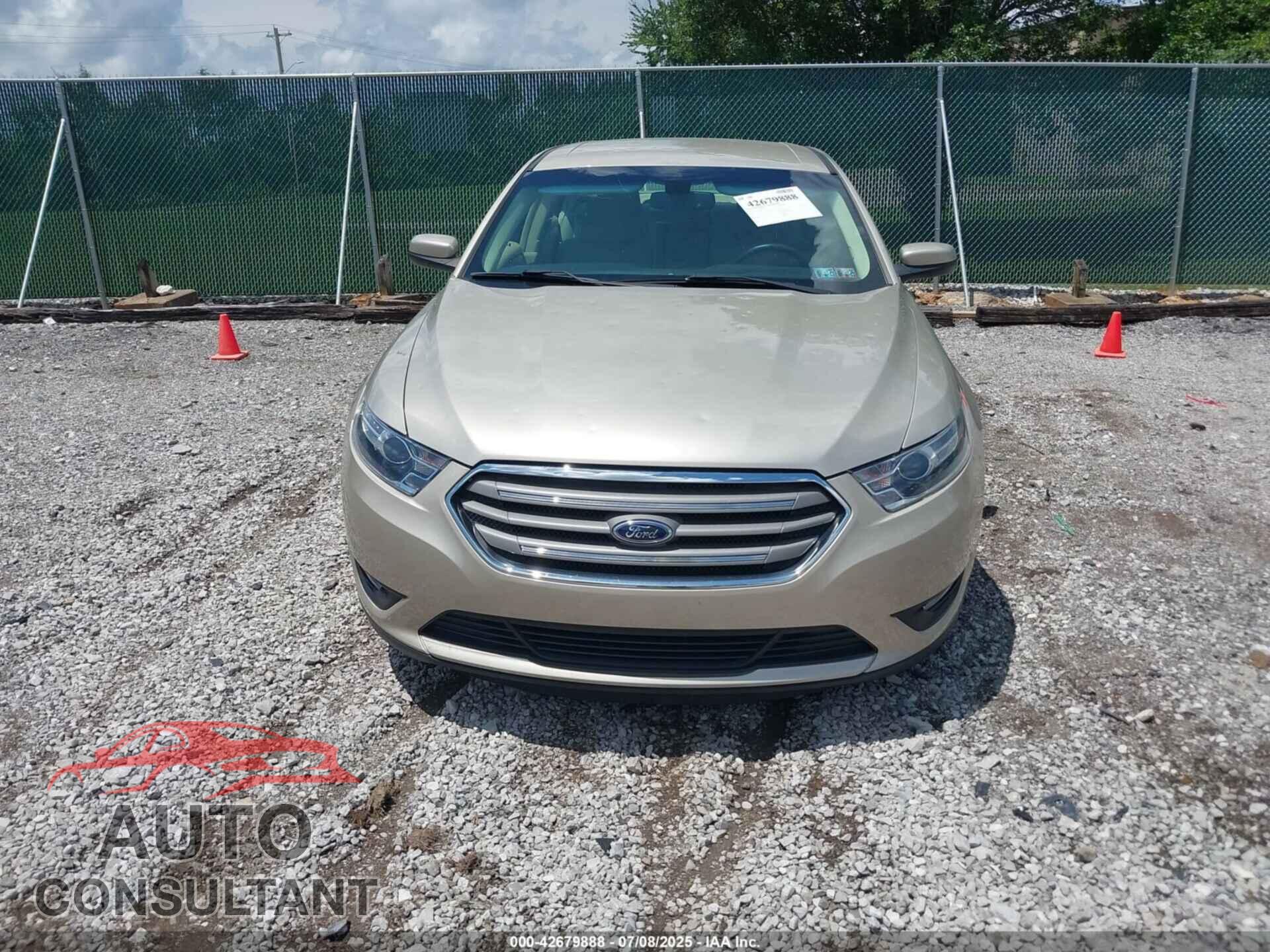 FORD TAURUS 2017 - 1FAHP2E86HG136814