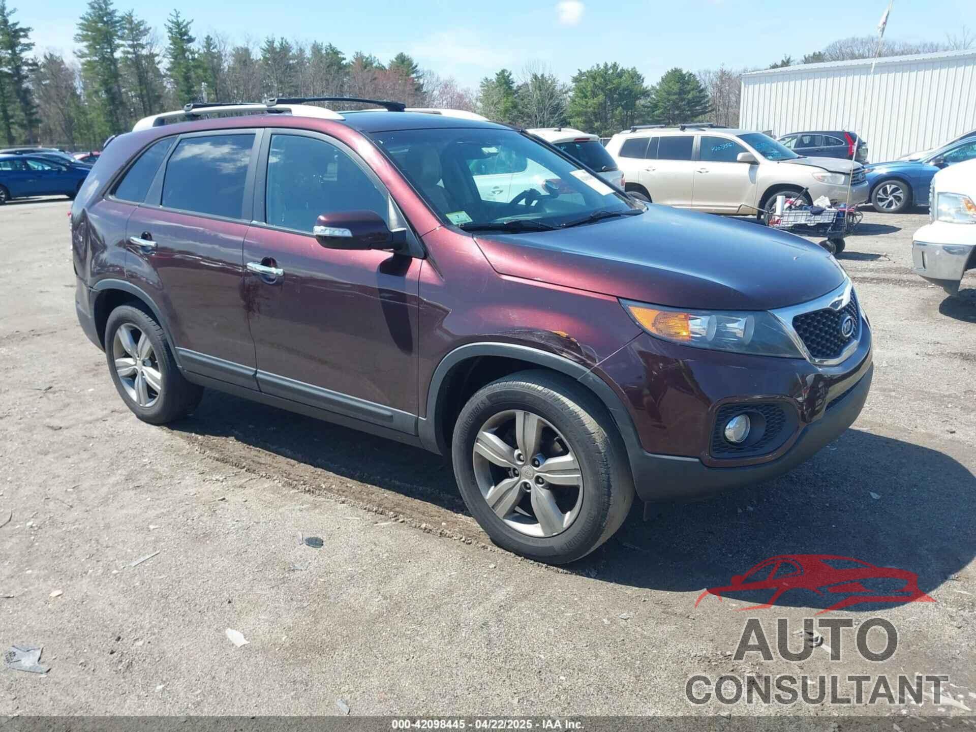 KIA SORENTO 2012 - 5XYKU3A65CG299100