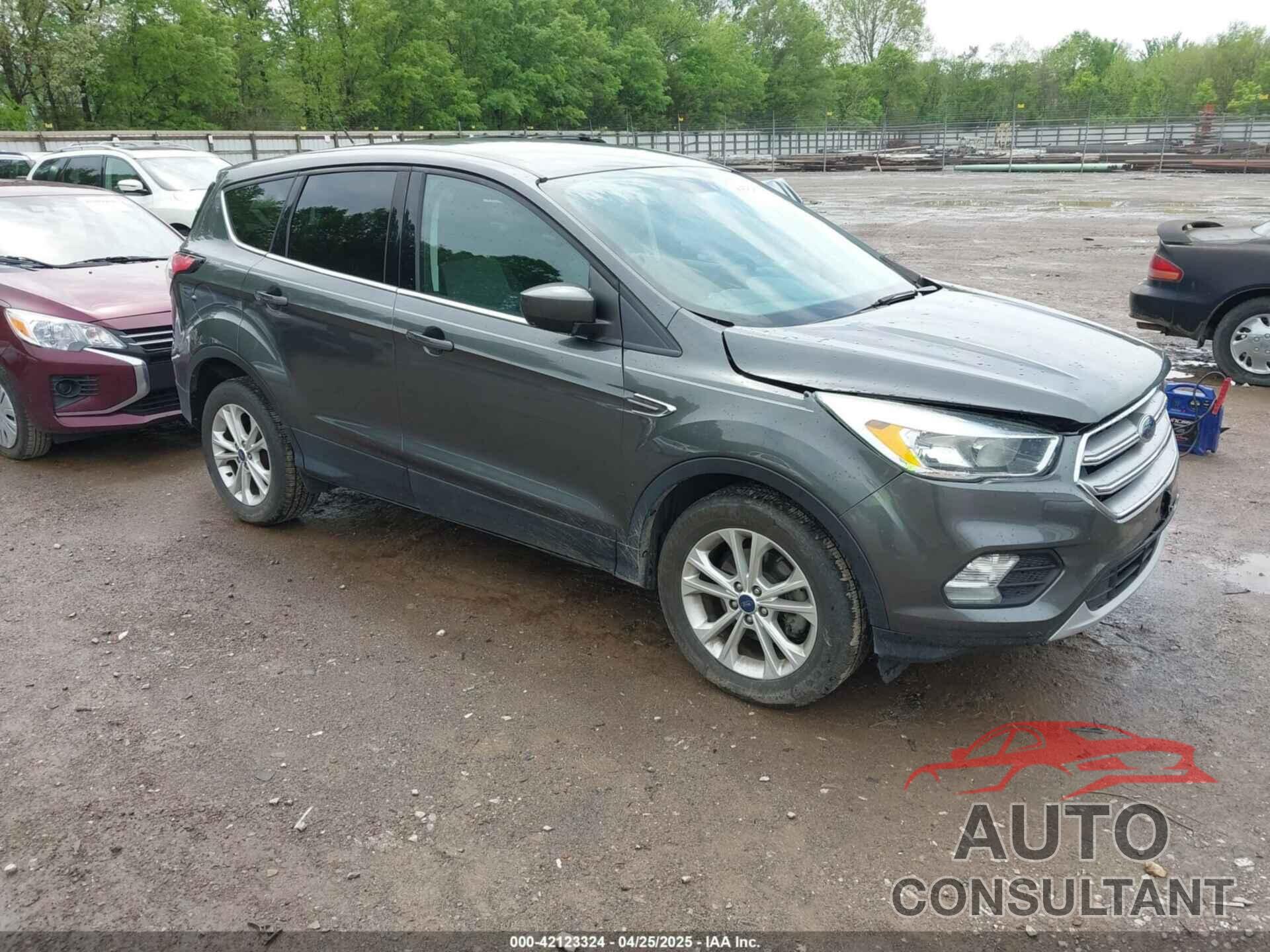 FORD ESCAPE 2017 - 1FMCU0GD1HUC94731