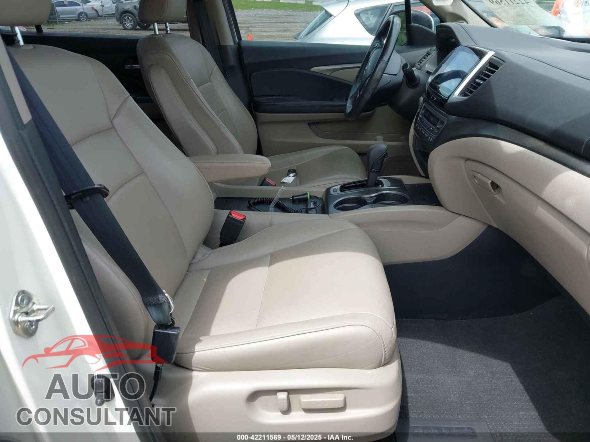 HONDA PILOT 2017 - 5FNYF5H74HB044225