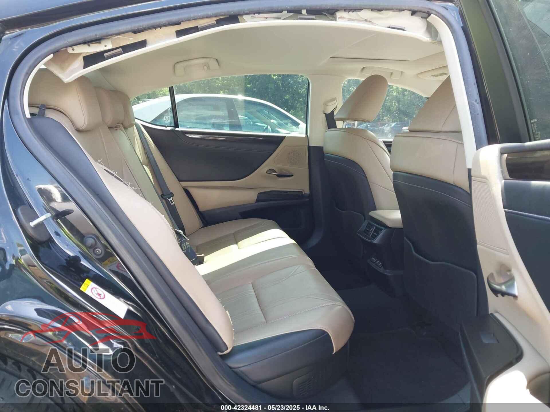LEXUS ES 300H 2019 - JTHB21B10K2007177