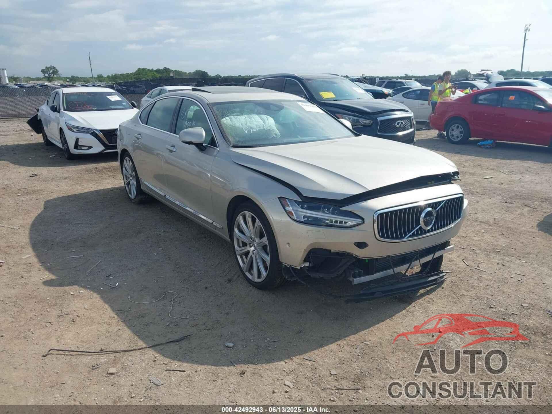 VOLVO S90 HYBRID 2018 - LVYBR0AL4JP046116