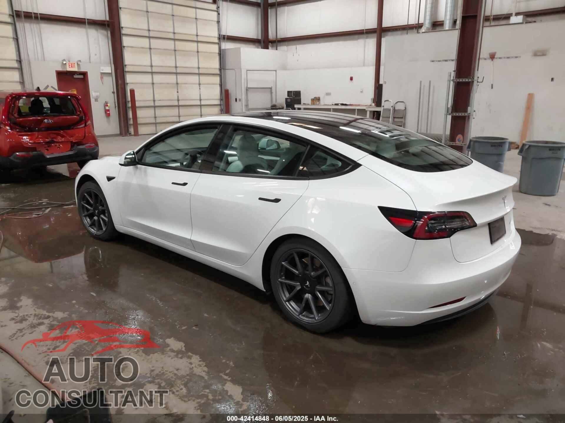 TESLA MODEL 3 2021 - 5YJ3E1EB8MF995908