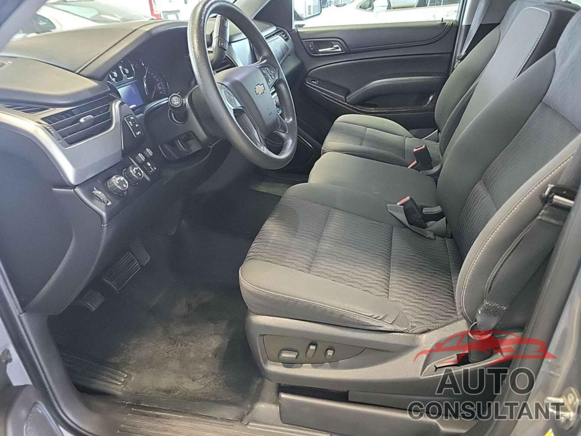 CHEVROLET SUBURBAN 2018 - 1GNSKKEC2JR217684