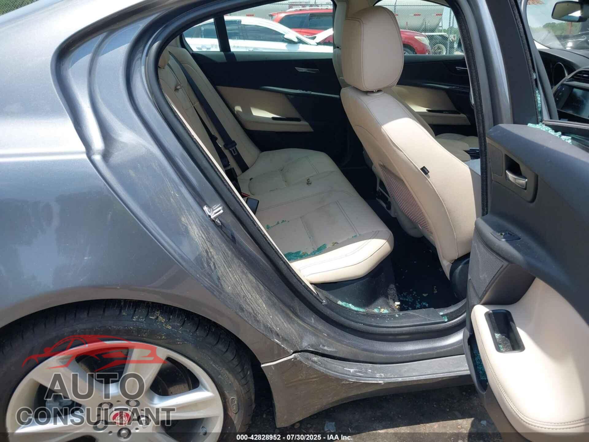 JAGUAR XE 2017 - SAJAE4BG1HA966582