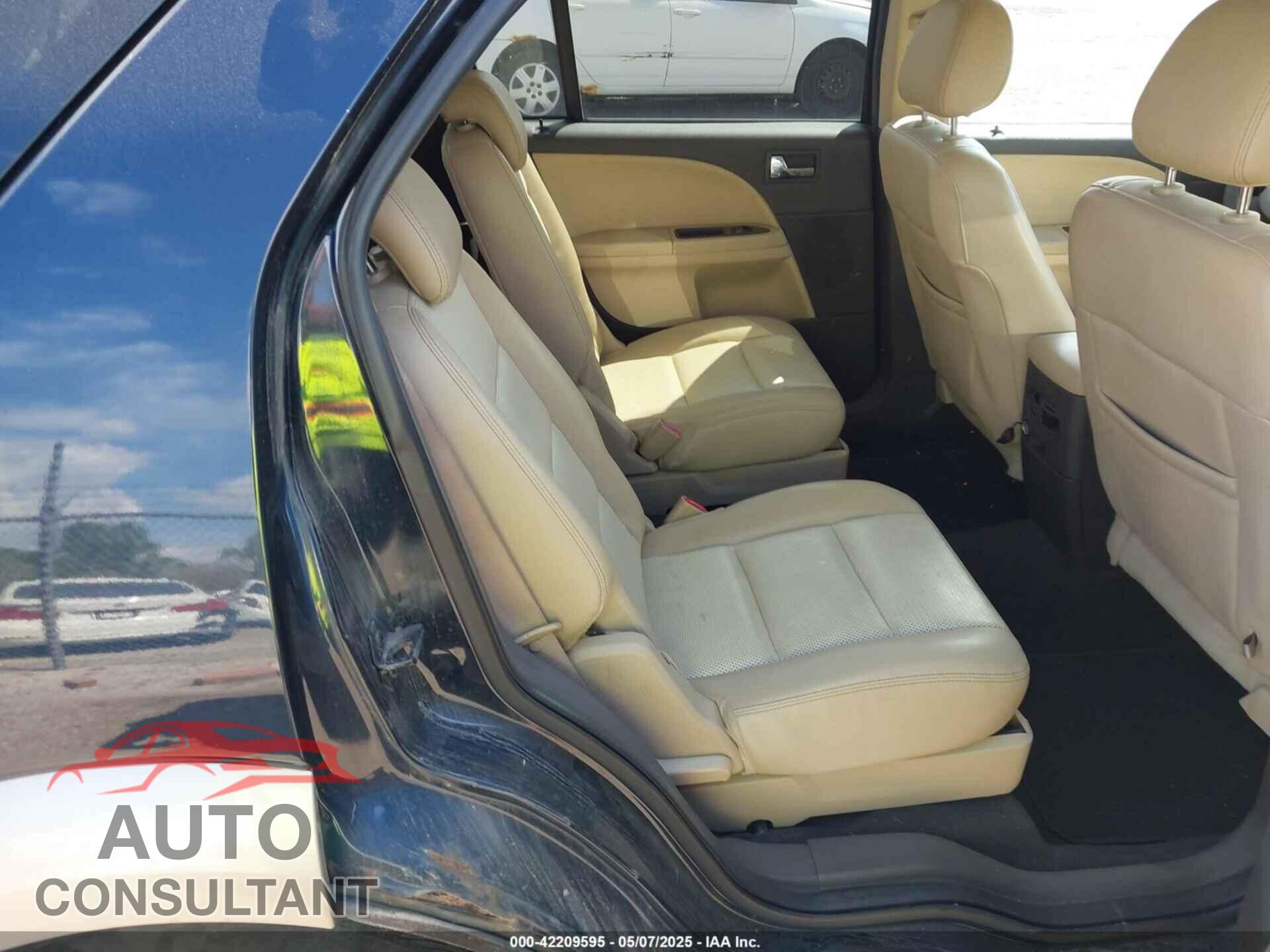FORD TAURUS X 2009 - 1FMDK07W39GA02427
