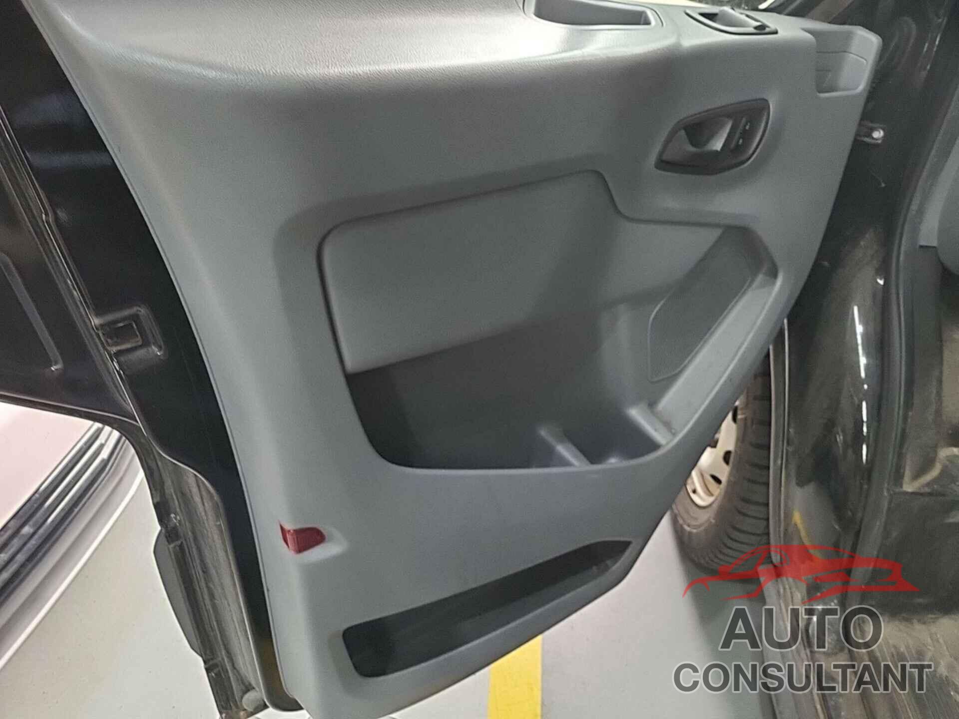 FORD TRANSIT 2017 - 1FTYE1CM5HKA43001
