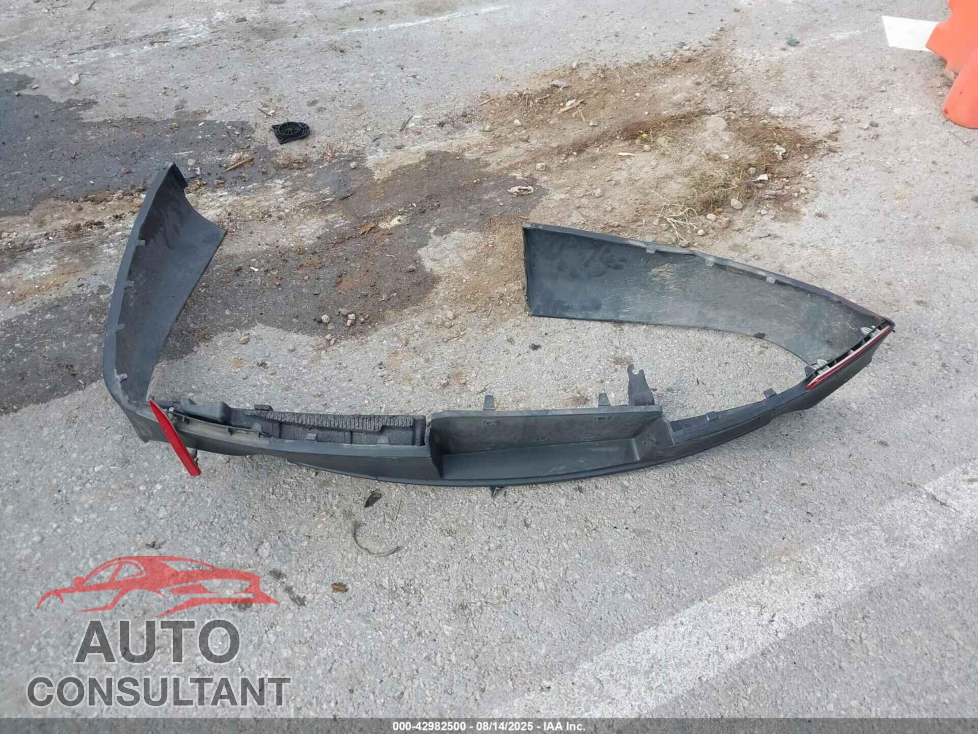 FORD TAURUS 2019 - 1FAHP2F86KG111224