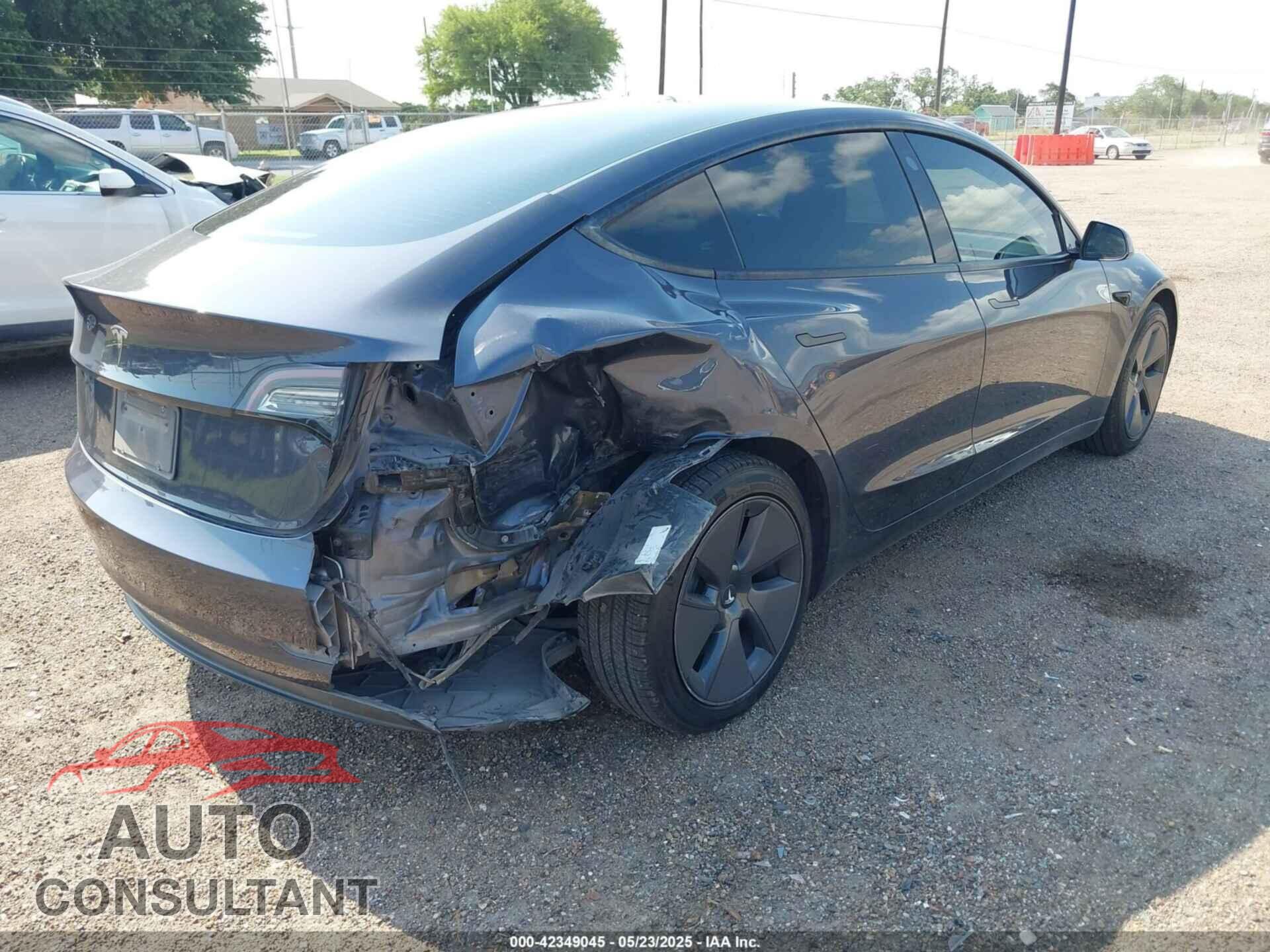 TESLA MODEL 3 2021 - 5YJ3E1EA5MF099511