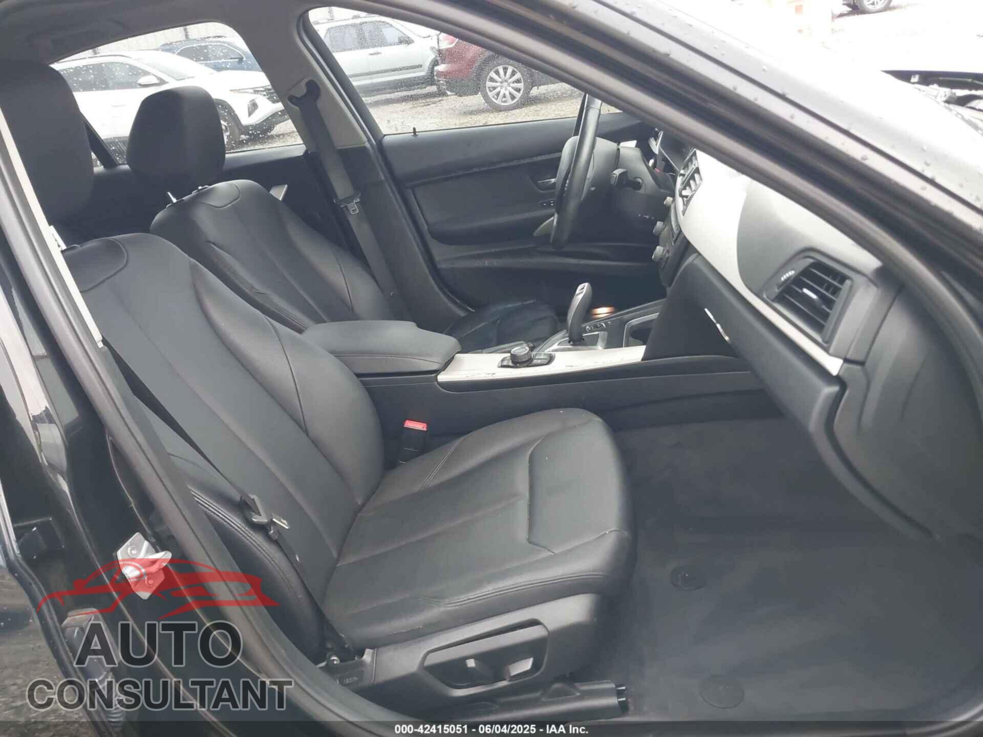 BMW 320I 2015 - WBA3B1C55FP681306