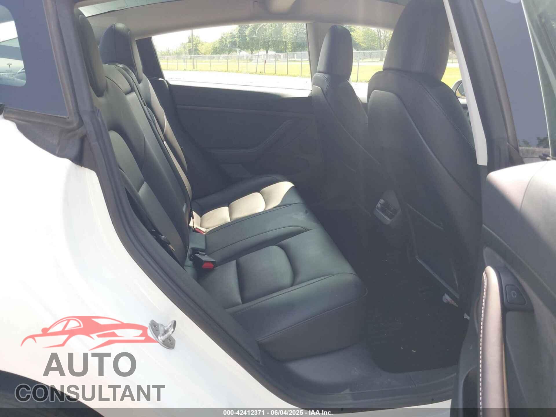 TESLA MODEL 3 2023 - 5YJ3E1EA5PF555642