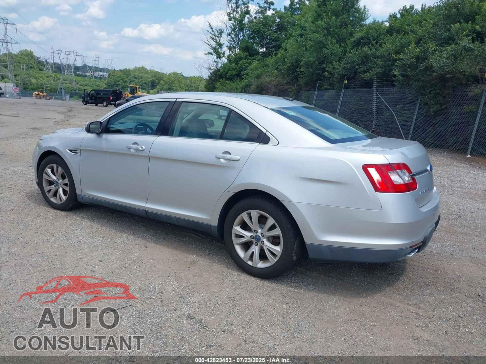FORD TAURUS 2011 - 1FAHP2EW2BG159531