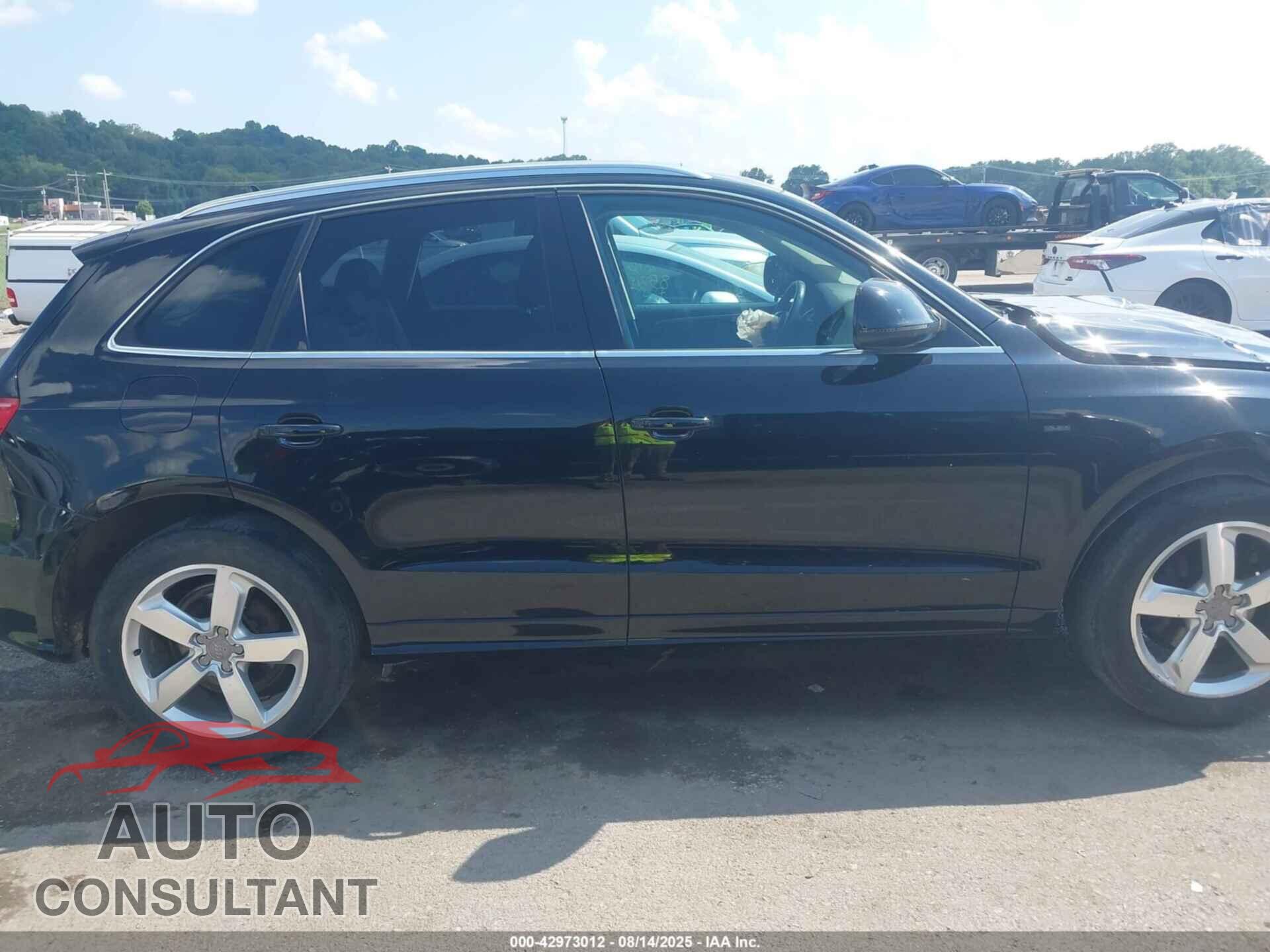AUDI Q5 2011 - WA1DKAFP7BA032165