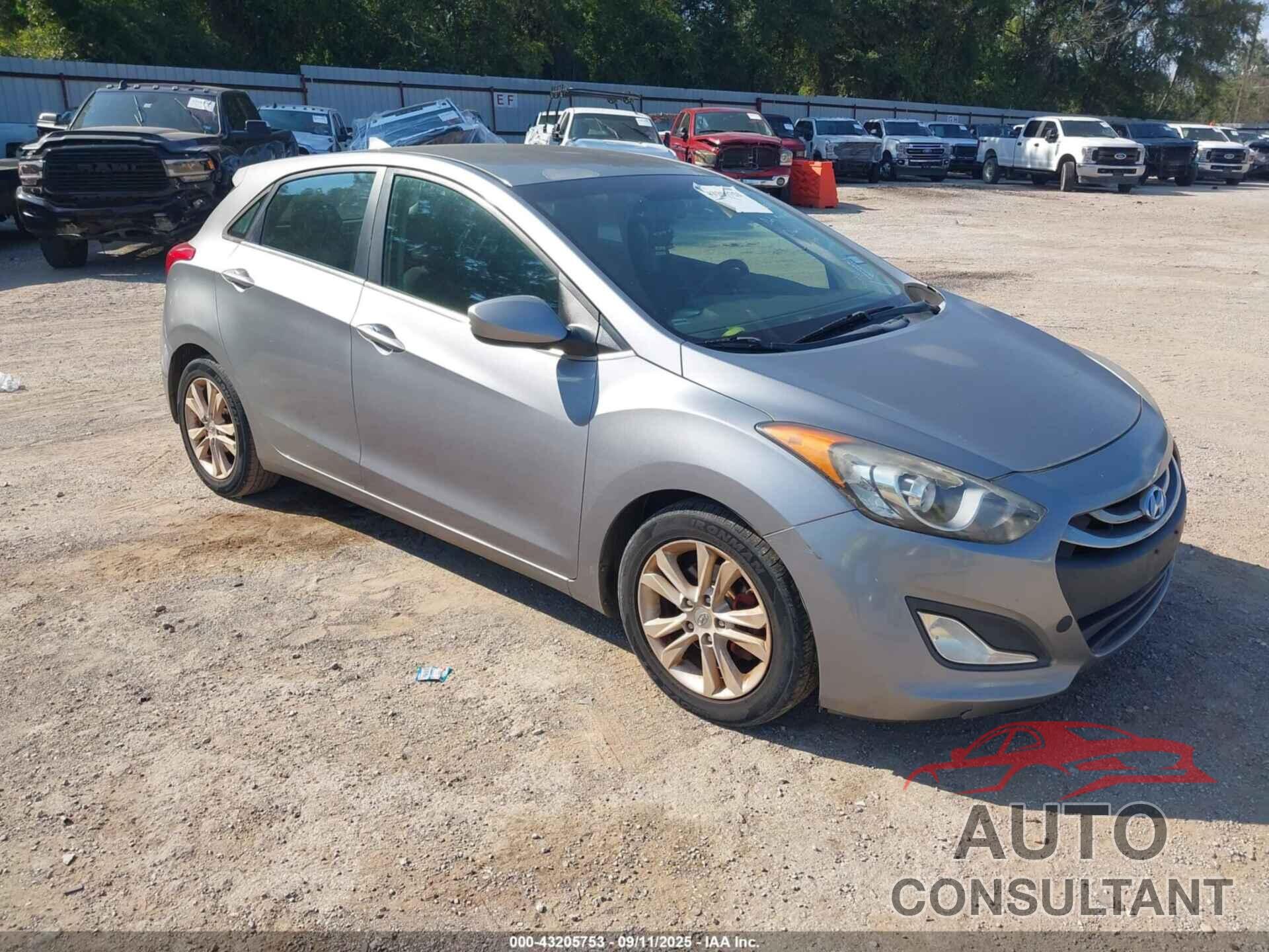 HYUNDAI ELANTRA GT 2013 - KMHD35LE5DU025581