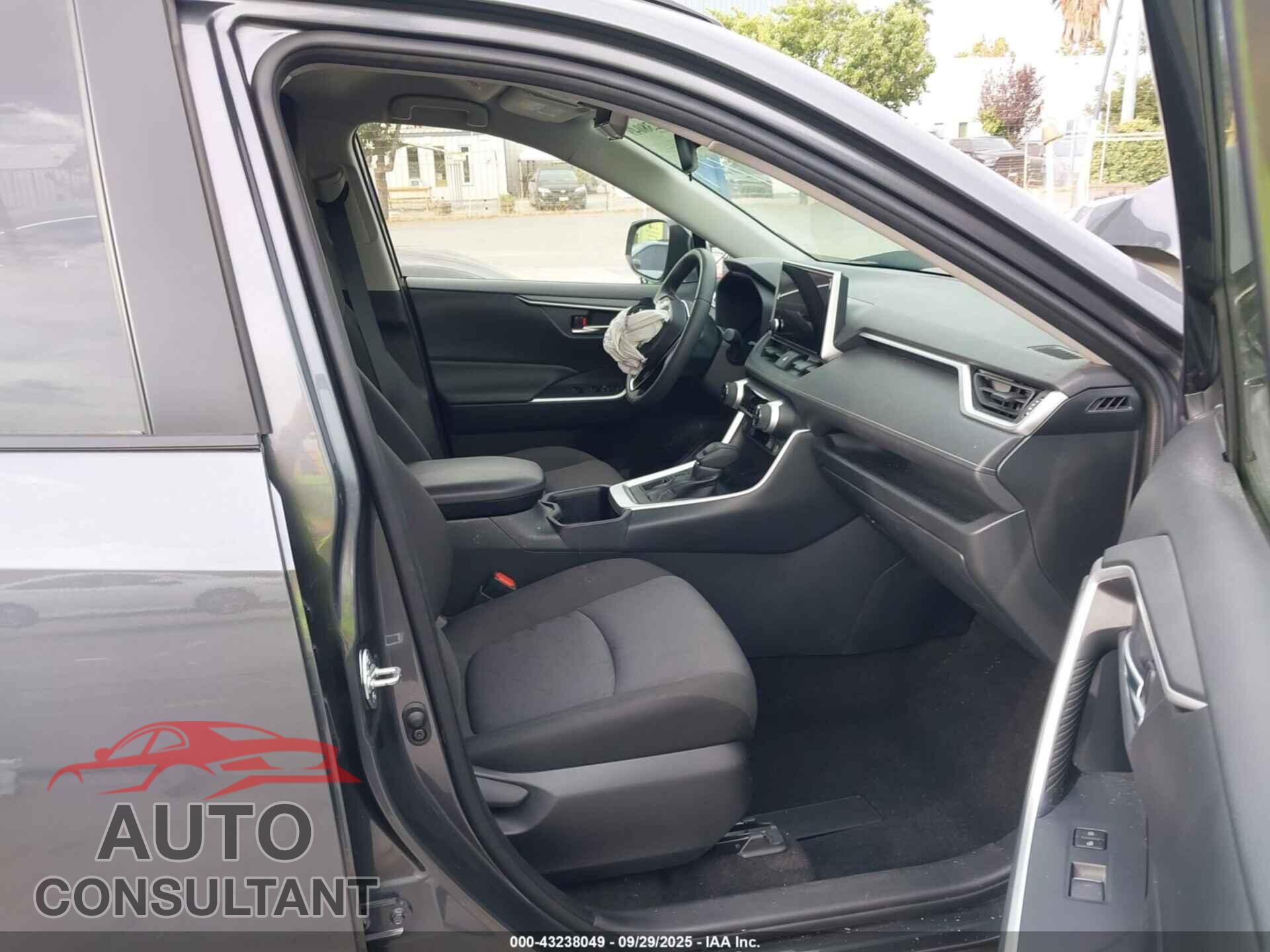 TOYOTA RAV4 2024 - JTMP1RFVXRD110045